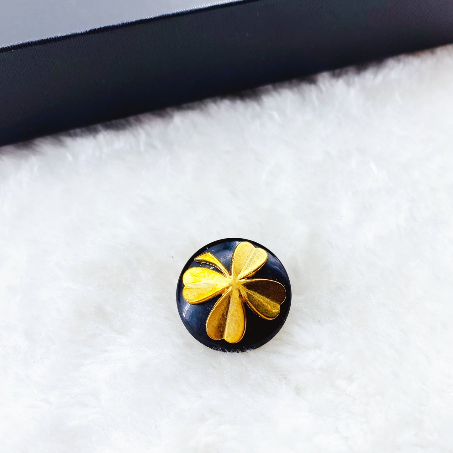 Chanel single four leaf clover earring