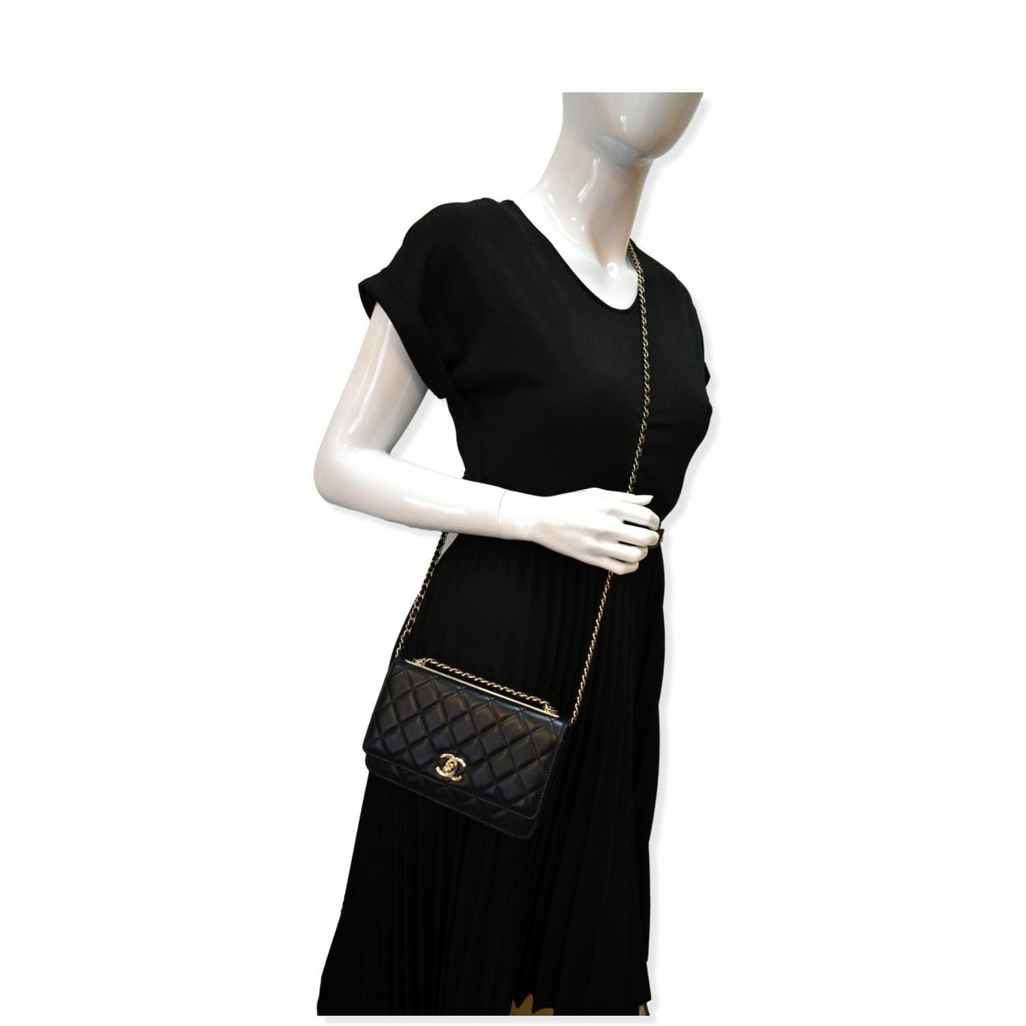 CHANEL Trendy CC  Leather Wallet On Chain Crossbody Bag Black