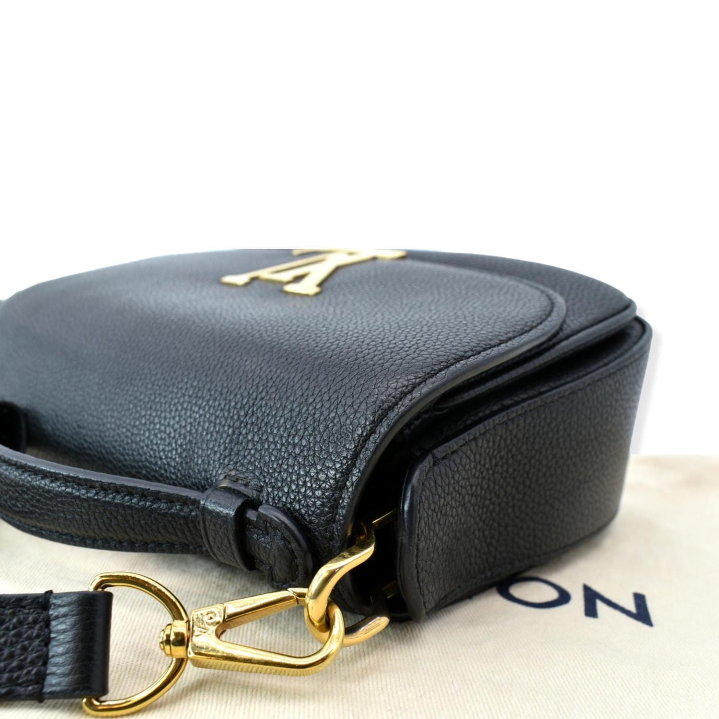 LOUIS VUITTON Vivienne NM Grained  Leather Shoulder Bag Black-