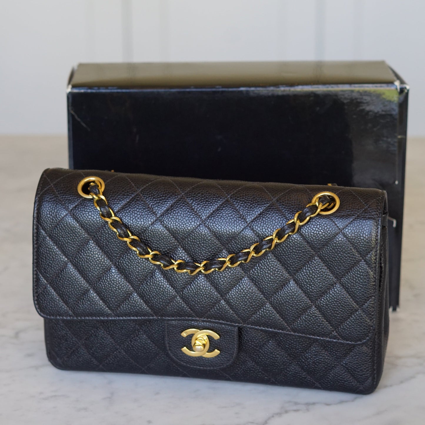 CHANEL CLASSIC MEDIUM BAG