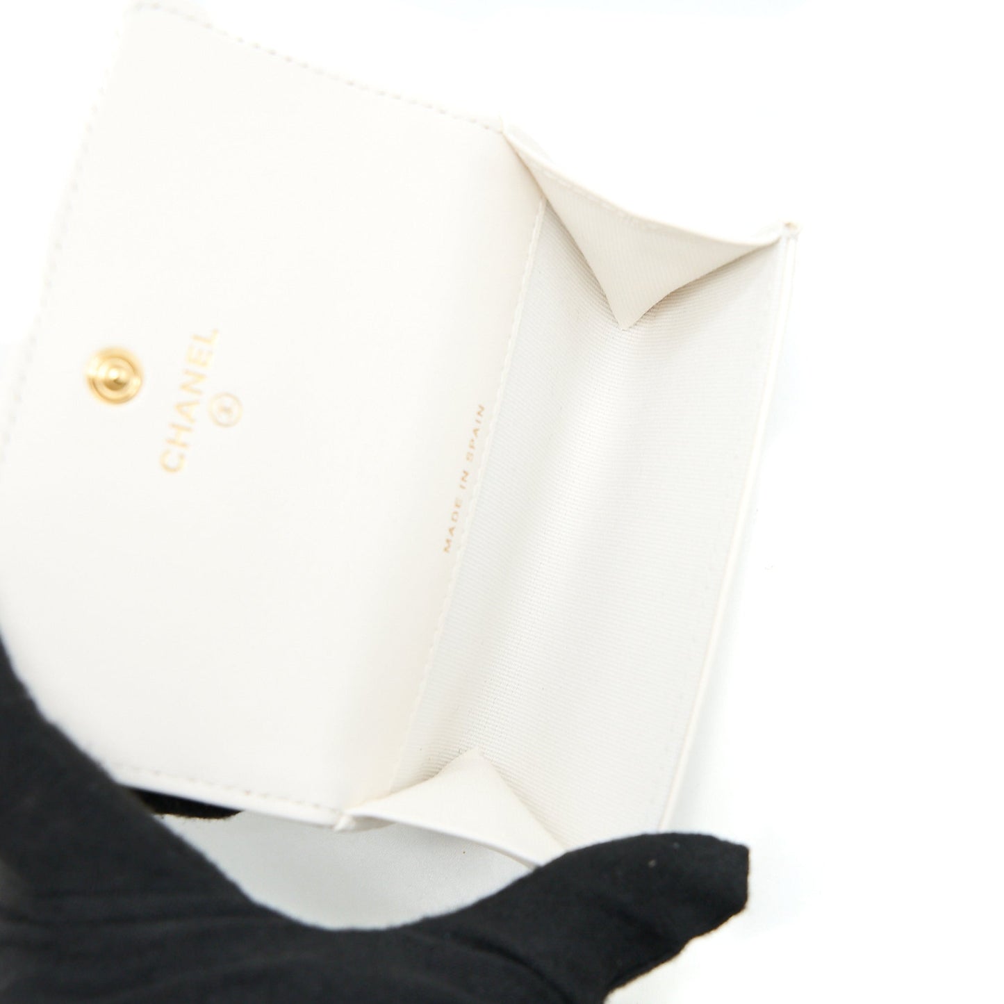 Chanel 19 Flap  Holder Lambskin White Brushed GHW (Microchip)