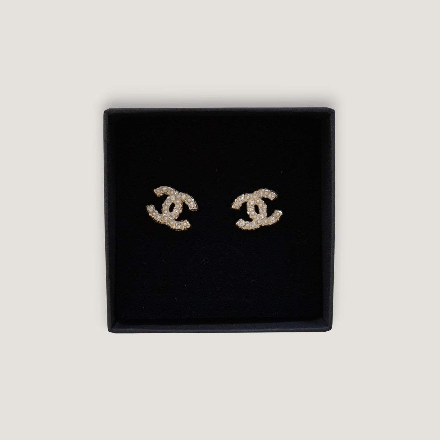 CHANEL EARRINGS | PEARLS