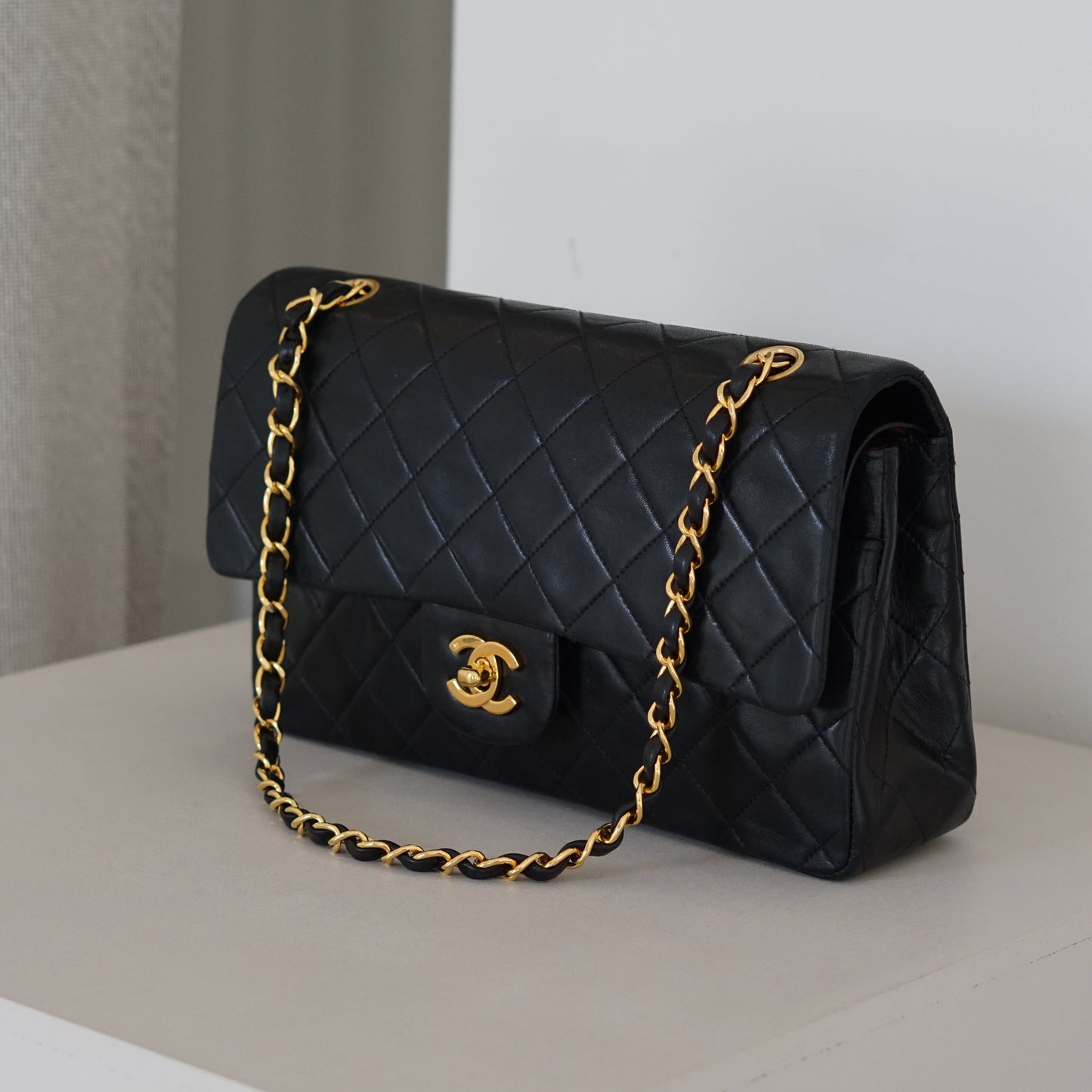 CHANEL CLASSIC MEDIUM BAG