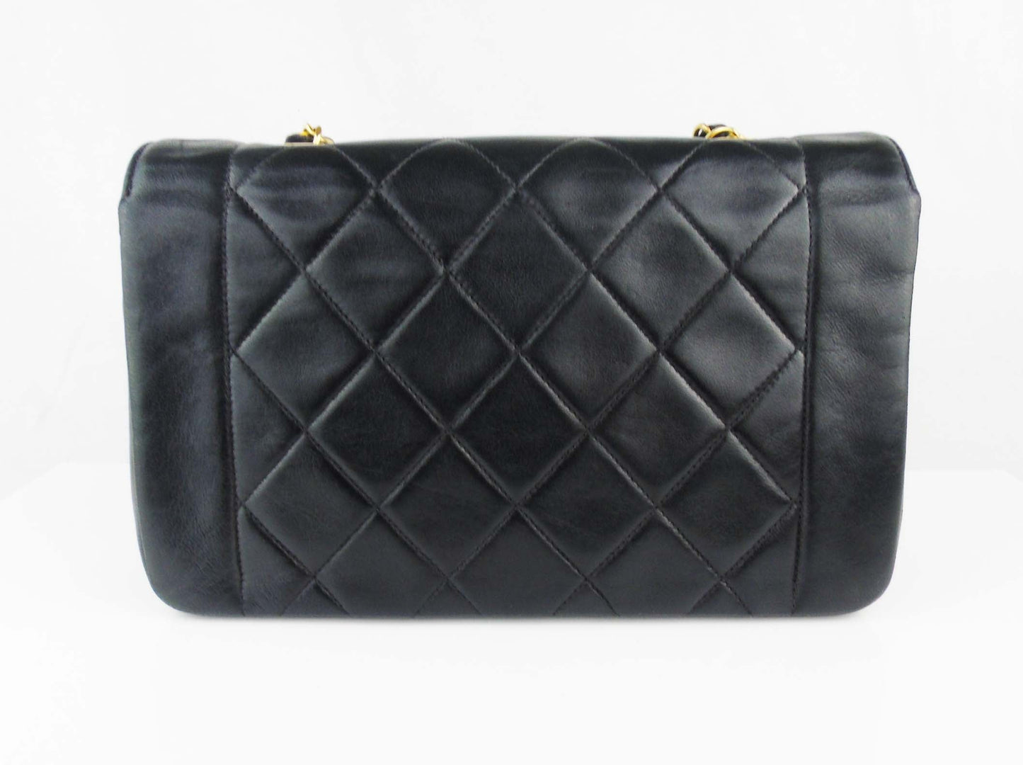 Chanel 'Diana' 22  classic flap Bag -