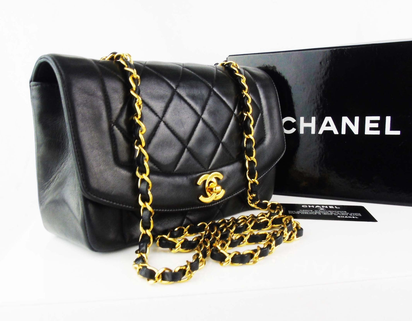 Chanel 'Diana' 22  classic flap Bag -