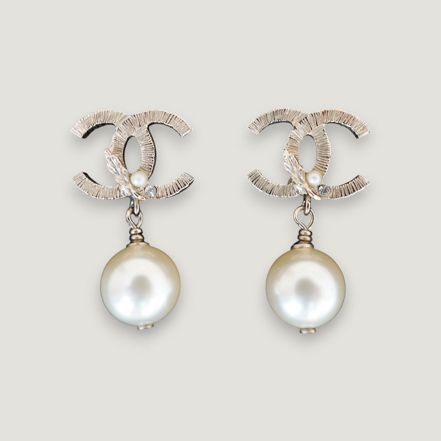 CHANEL EARRINGS | PEARLS