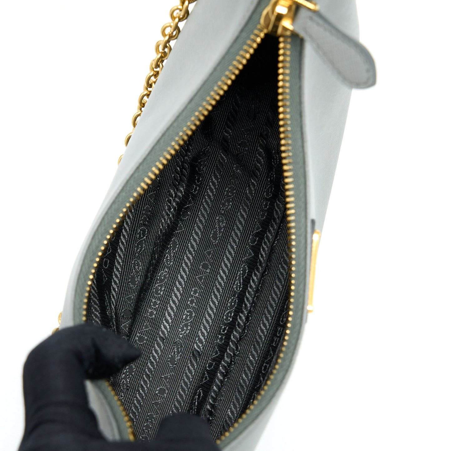 Prada Re-Edition 2005 Saffiano Grey