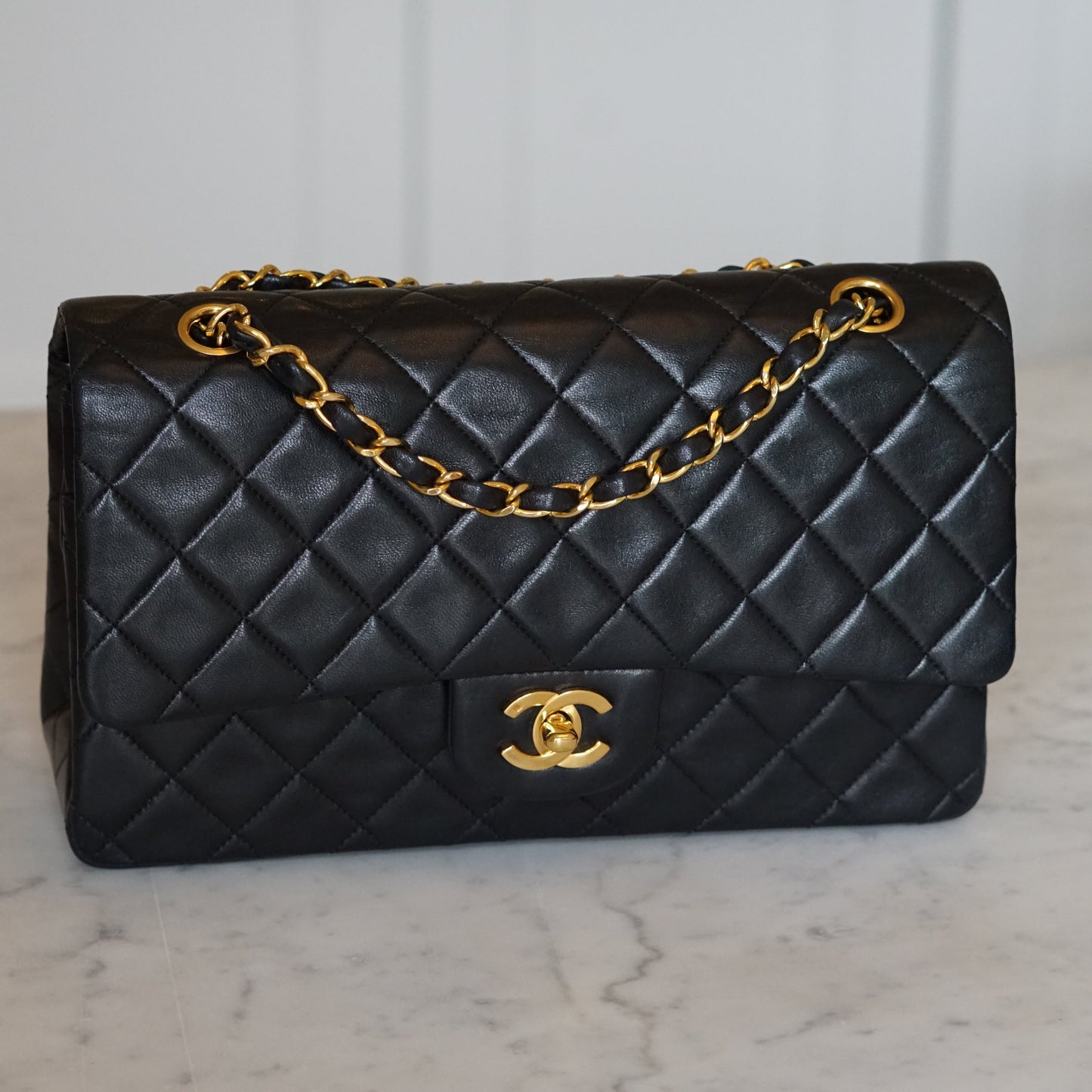 CHANEL CLASSIC MEDIUM BAG