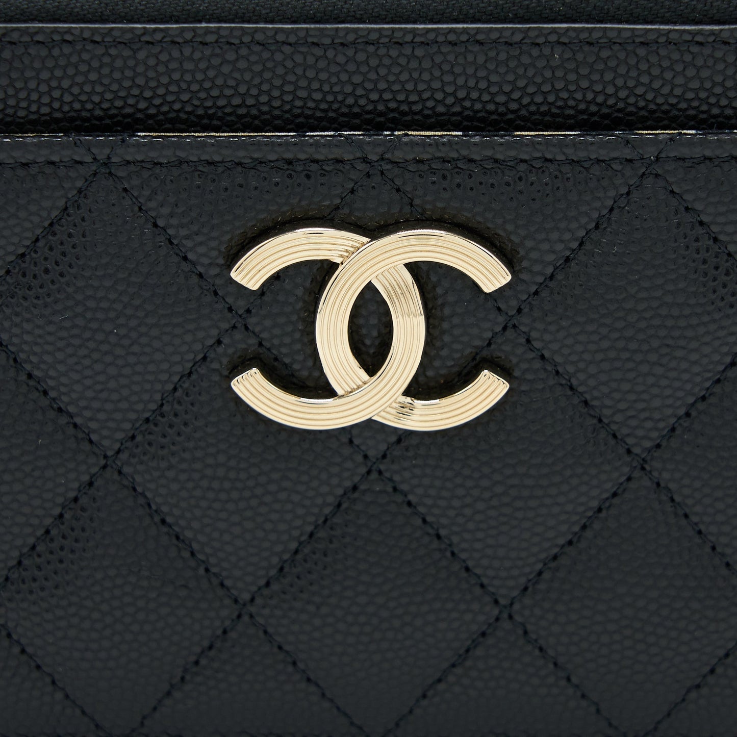 Chanel 23C Zipper  Holder Caviar Black LGHW (Microchip)