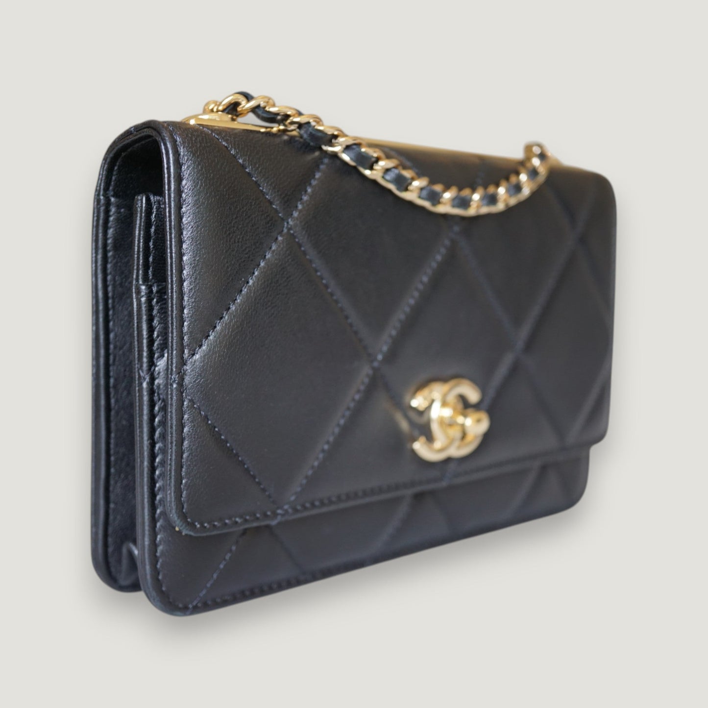 CHANEL WALLET ON CHAIN TRENDY