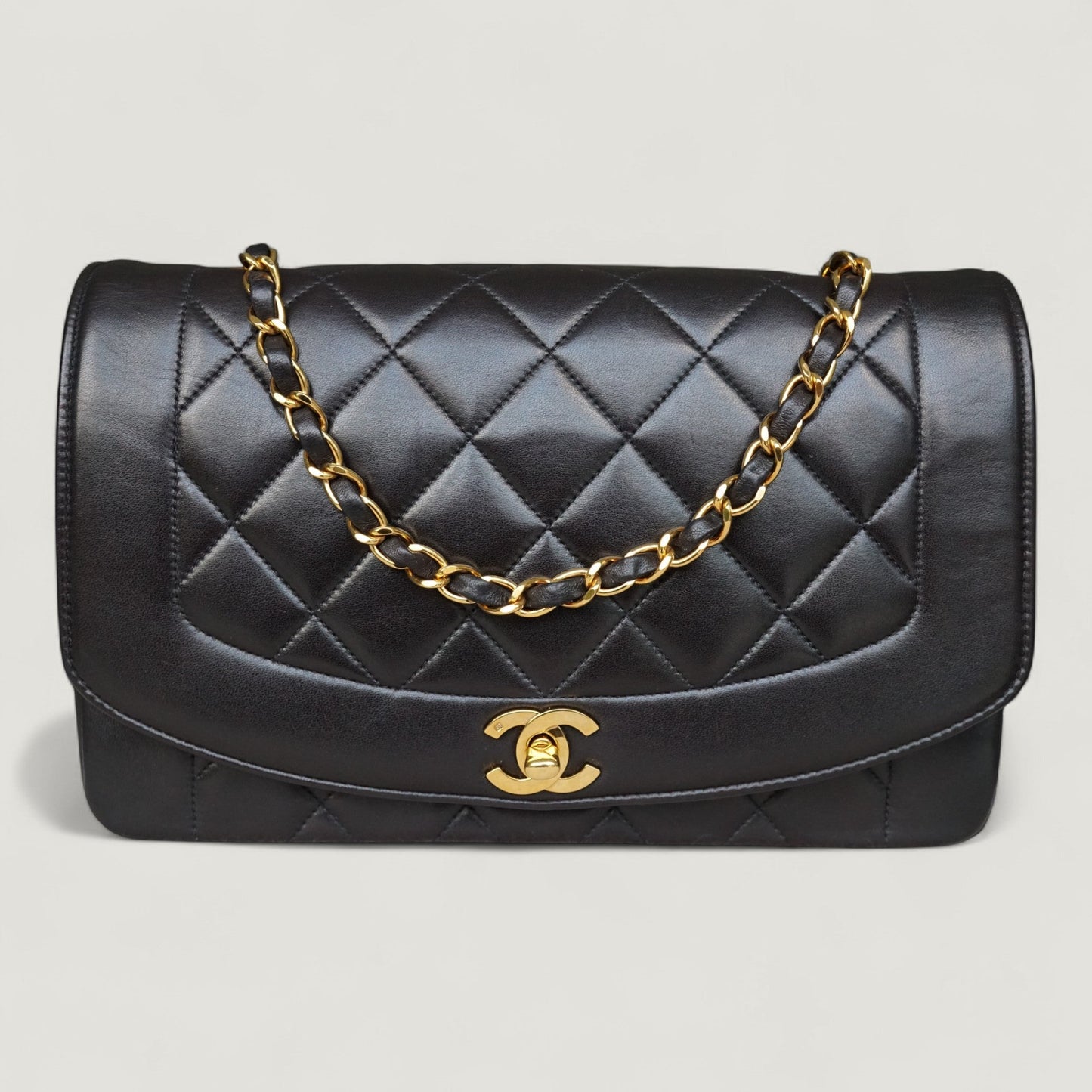CHANEL DIANA MEDIUM BAG