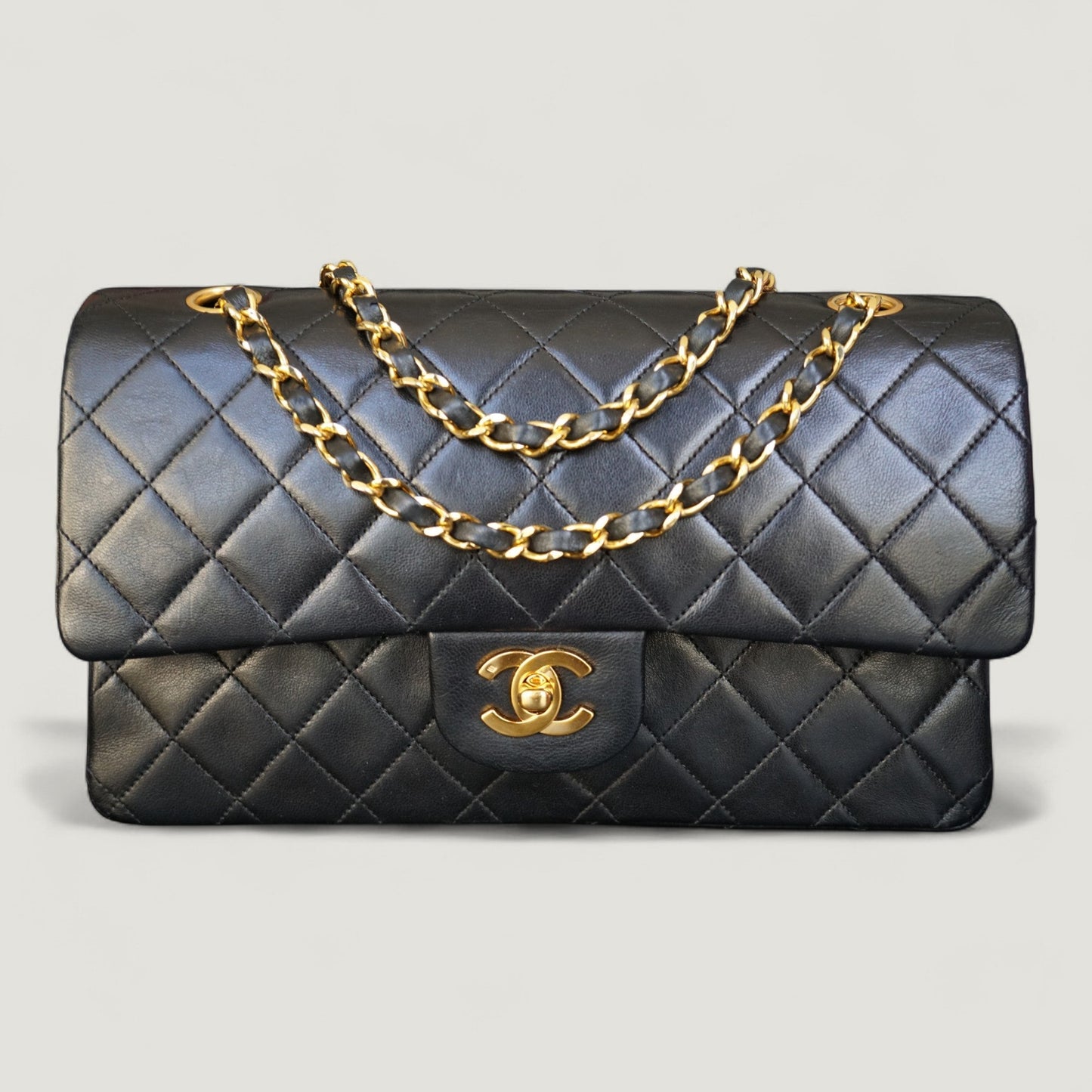 CHANEL CLASSIC MEDIUM BAG