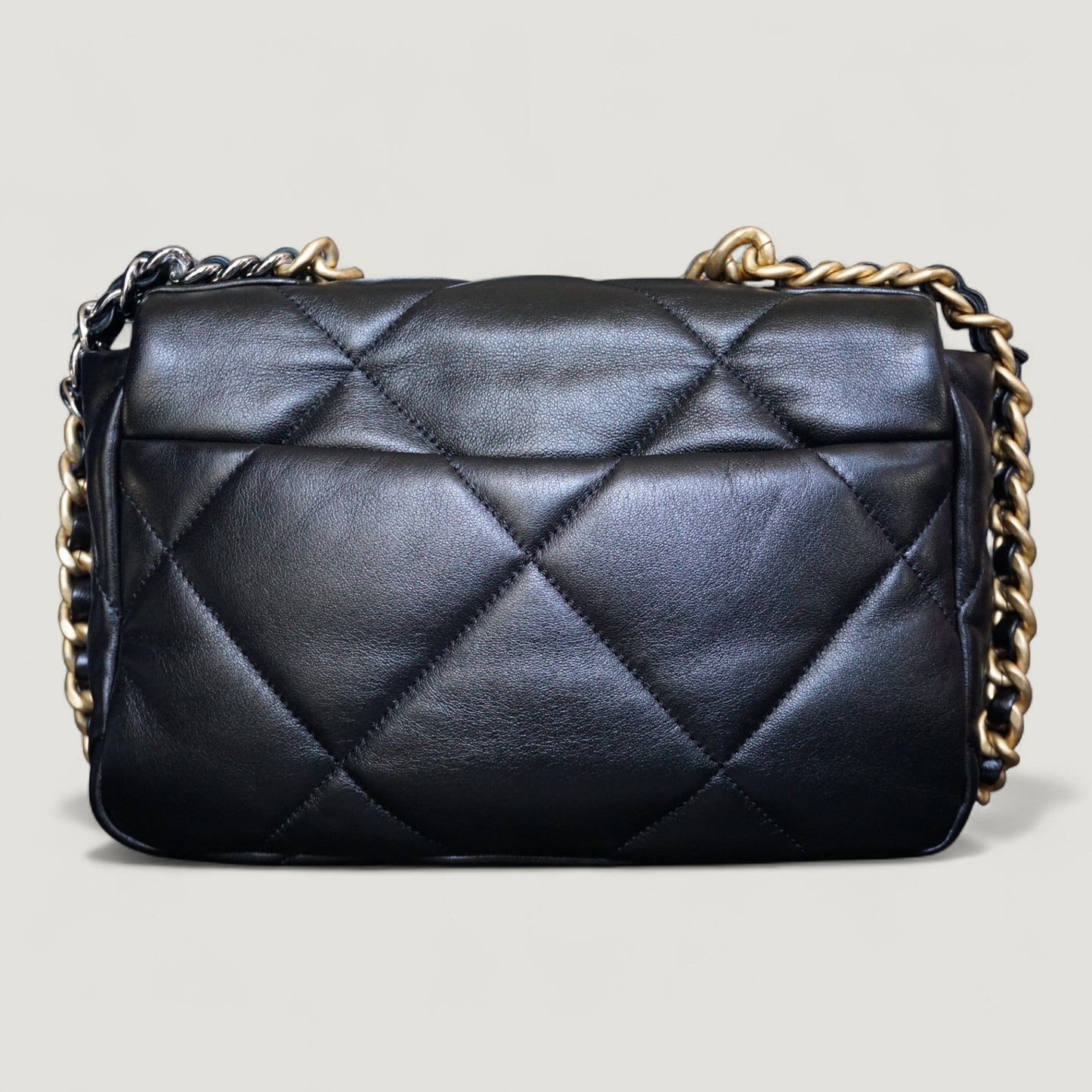 CHANEL 19 BAG