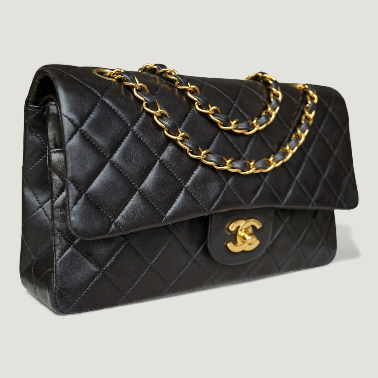 CHANEL CLASSIC MEDIUM BAG