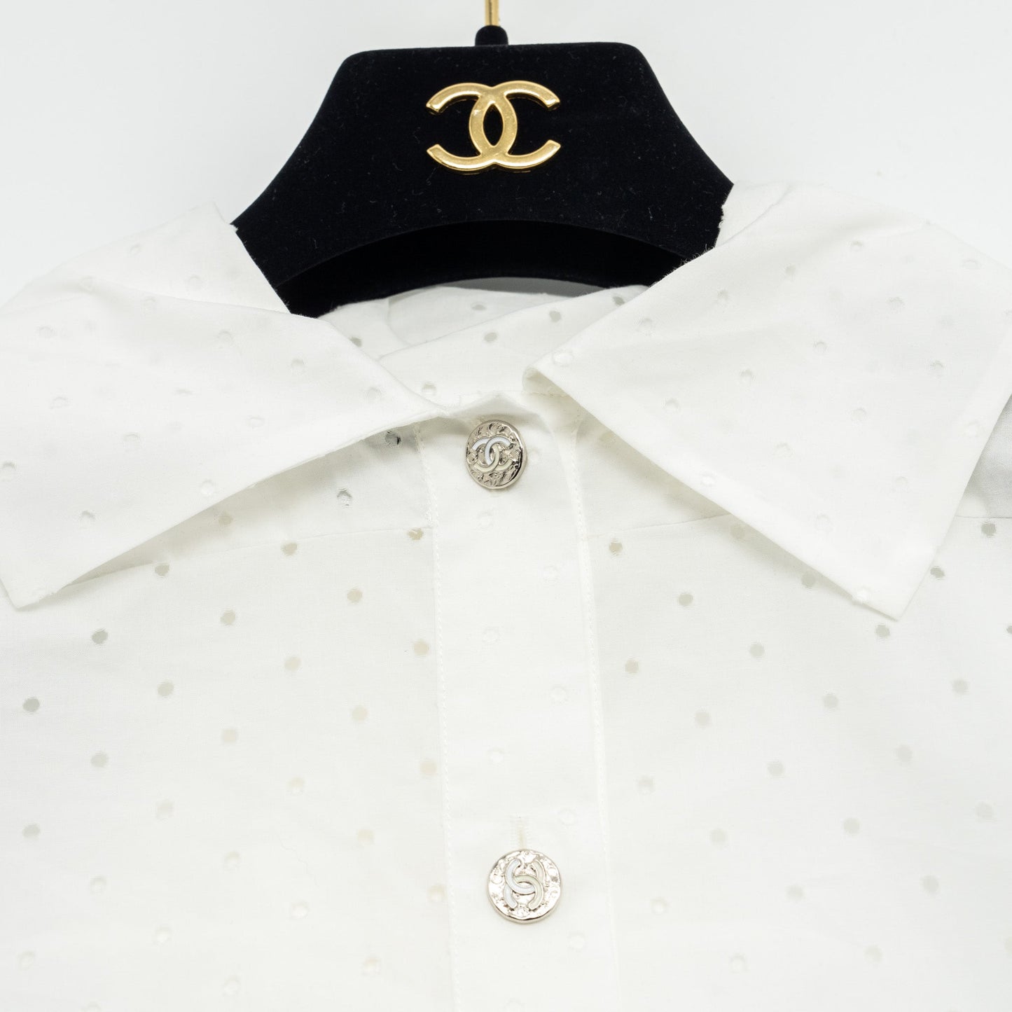 Chanel size 34 23S blo  shirt cotton white