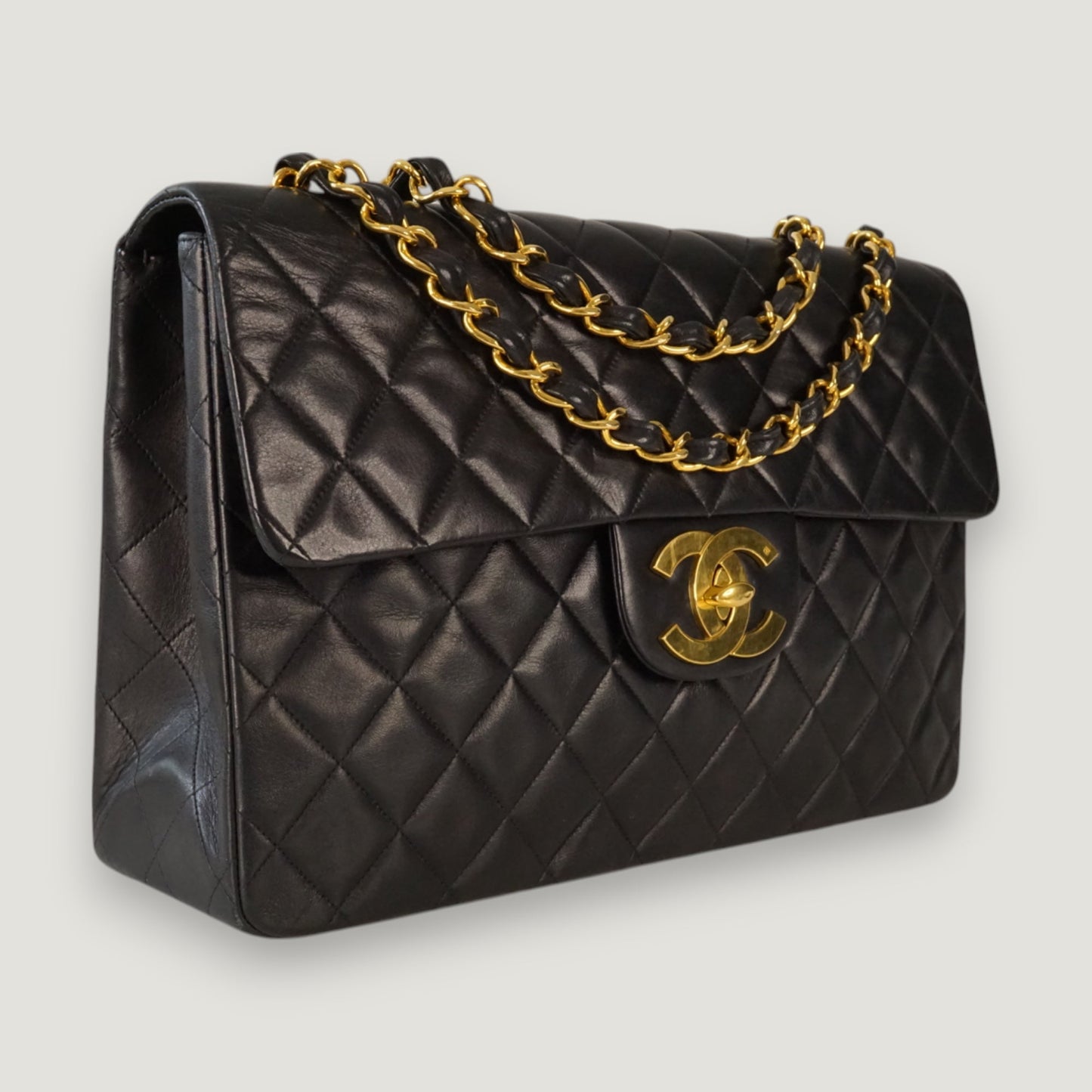 CHANEL CLASSIC JUMBO MAXI BAG
