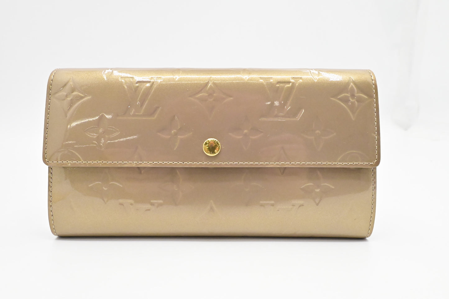 Louis Vuitton Sarah Wallet in Beige Poudre Vernis Leather