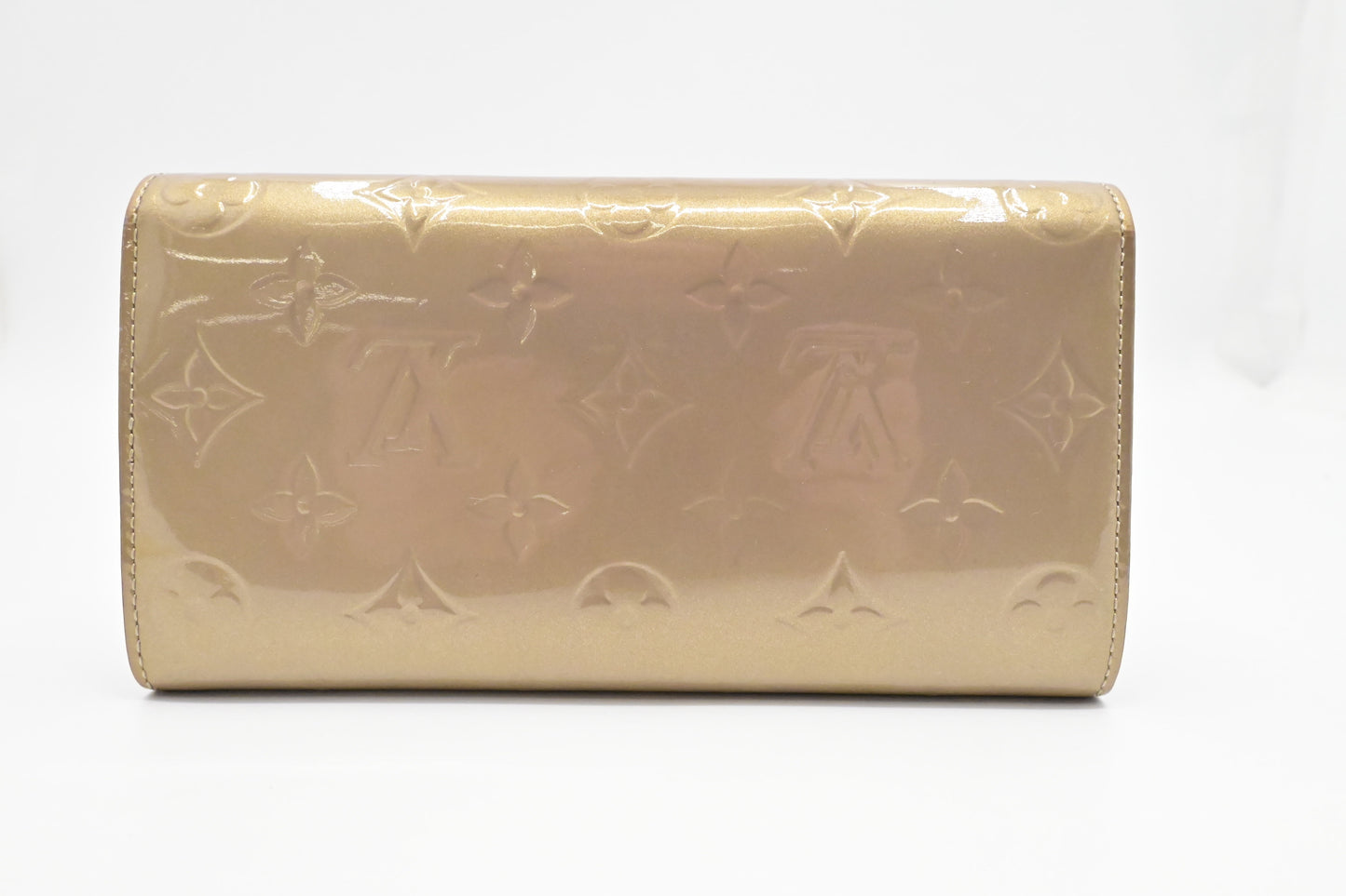 Louis Vuitton Sarah Wallet in Beige Poudre Vernis Leather