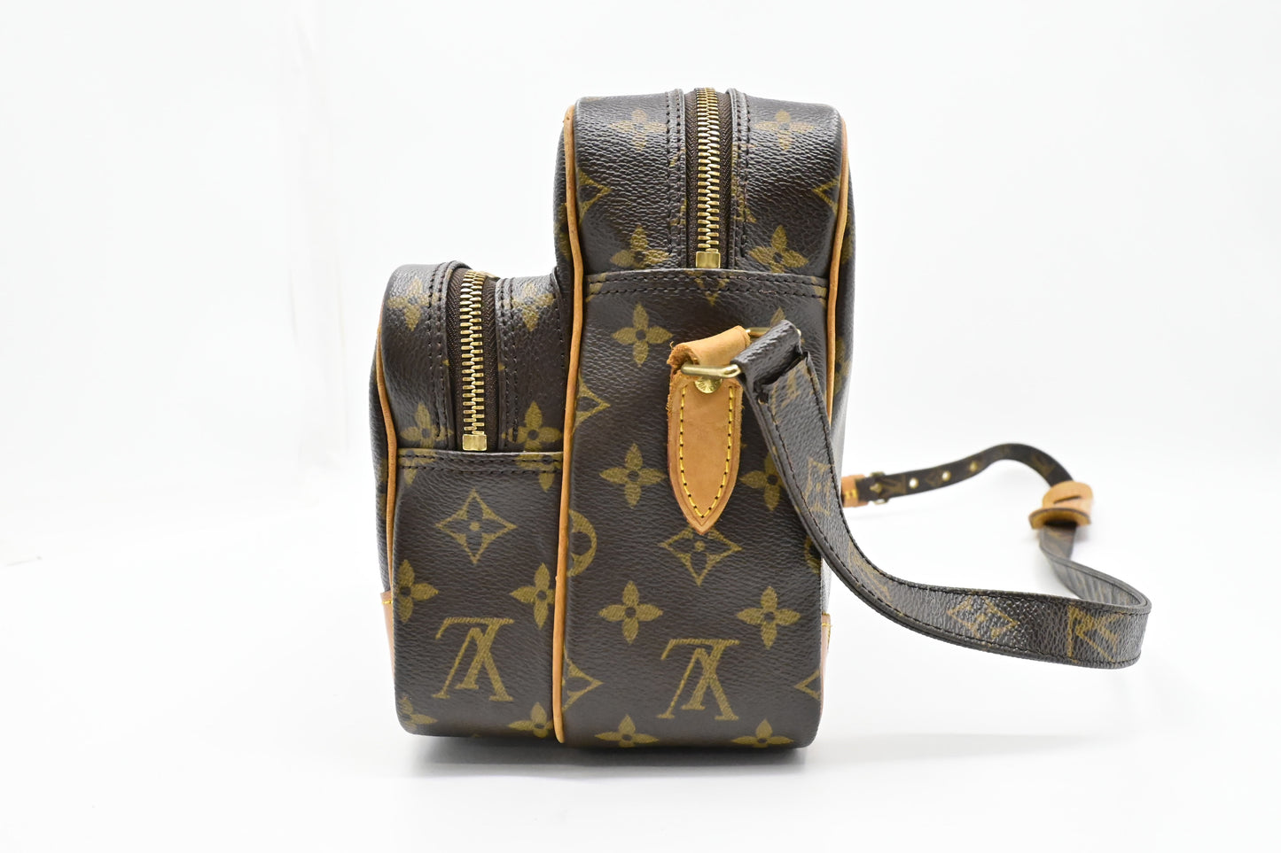Louis Vuitton Nil 28 in Monogram Canvas