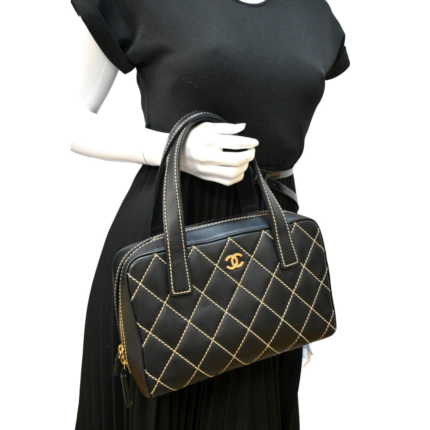 CHANEL CC Wild Stitch   Calfskin Leather Tote Bag Black
