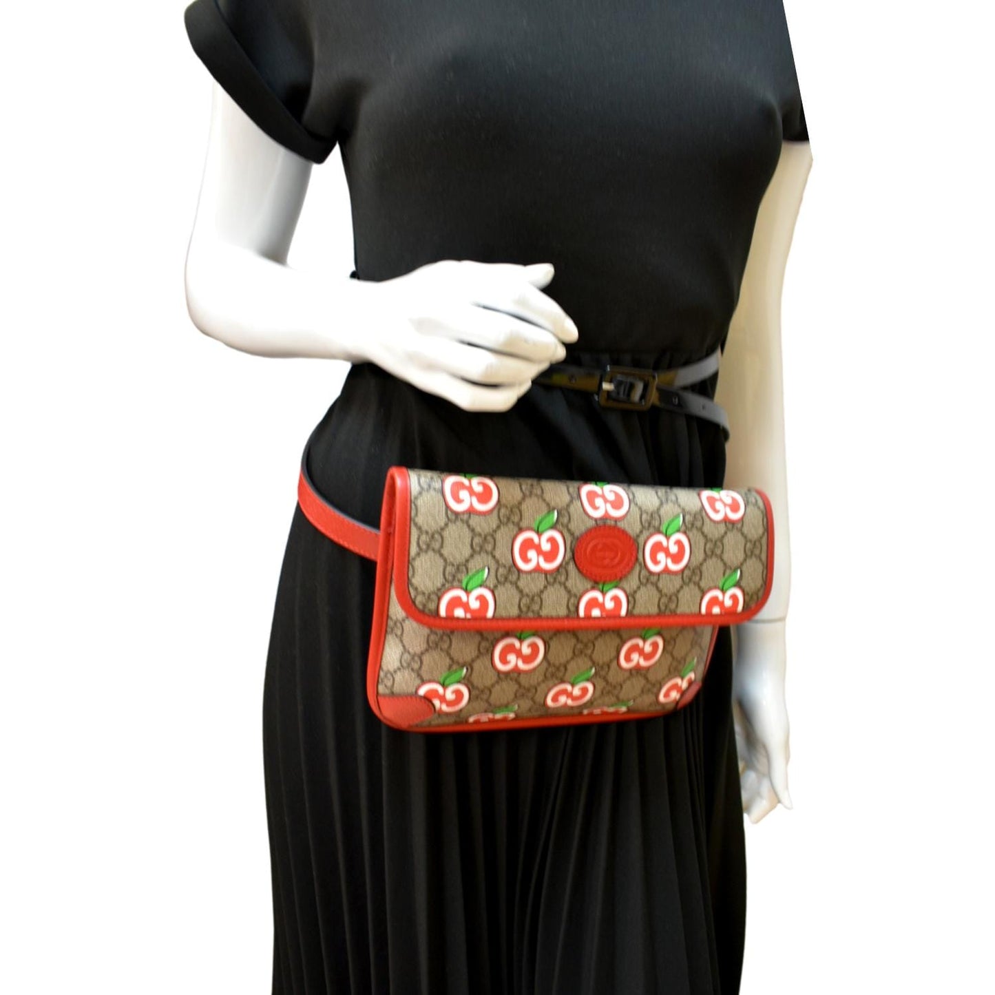 GUCCI Apple Interlocking GG Supreme Canvas Belt Bag Multicolor 625233