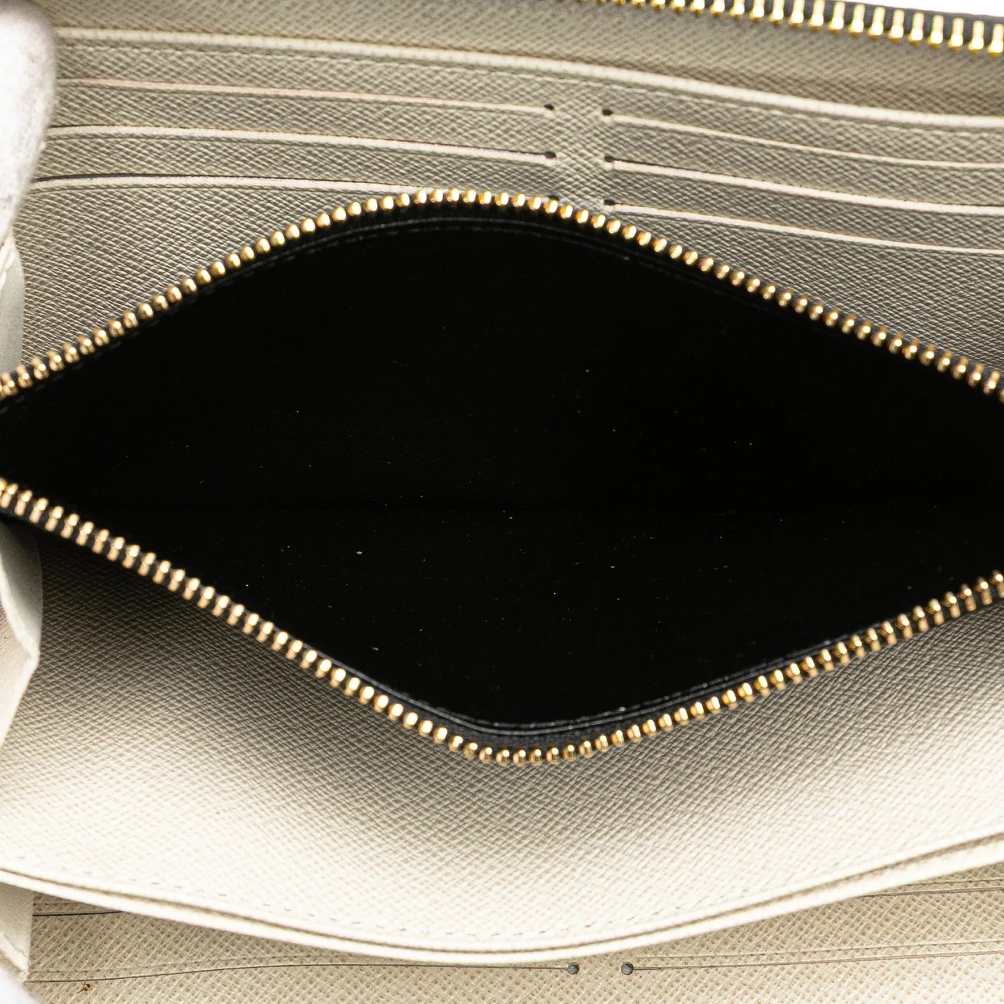 White Louis Vuitton Monogram Giant Jungle Zippy Wallet