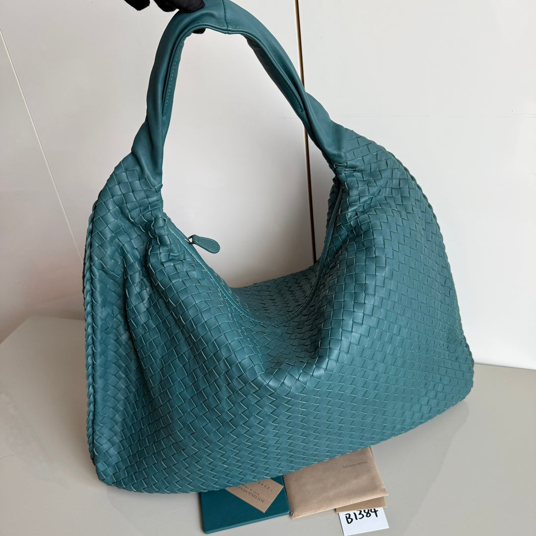 Bottega Veneta Veneta Hobo Maxi Green Intrecciato Leather Bag 51cm