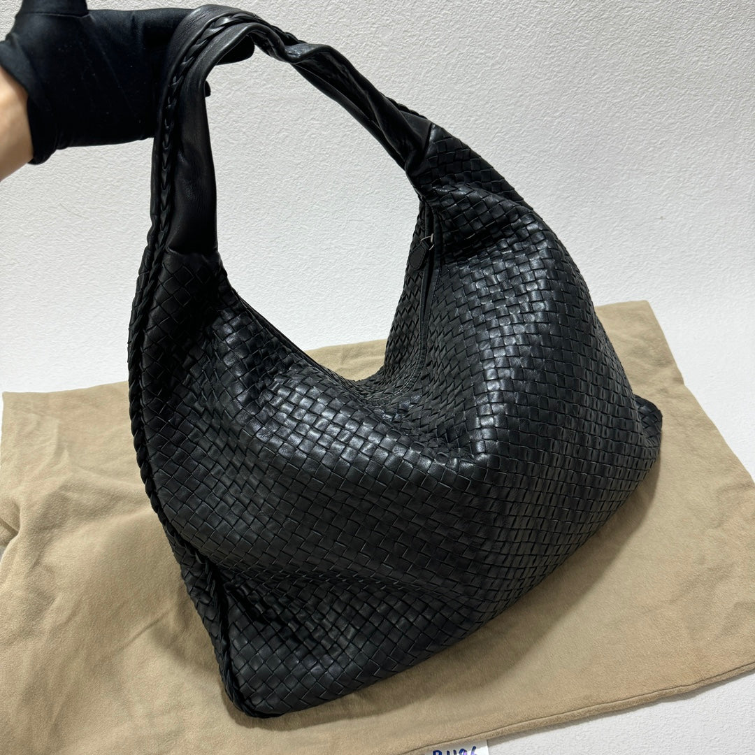 Bottega Veneta Veneta Hobo Large Black 50-53cm Lambskin Leather