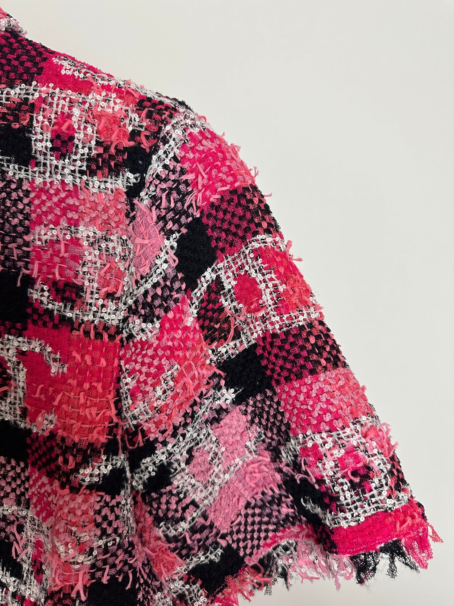 Chanel 22M Coco Beach Hot Pink & Black Cropped Tweed Shirt with White CC Logo Detail Size FR 34 (UK 6)