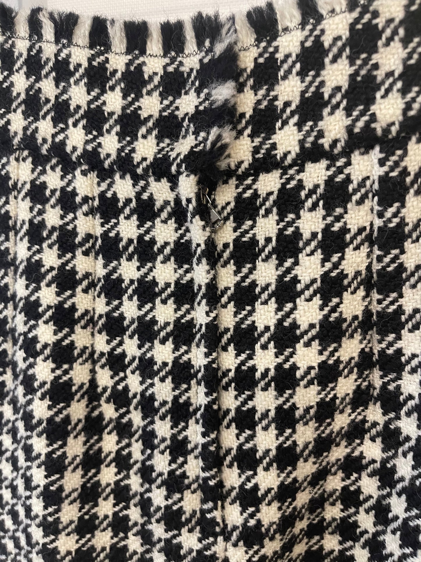 Dolce & Gabbana Black & White Wool Houndstooth Mini Skirt with Zebra AppliquŽ Size IT 38 (UK 6)