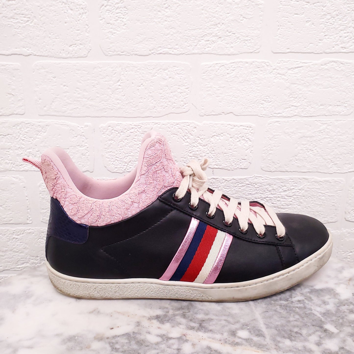 GUCCI BLACK AND PINK LACE 'ACE' SNEAKERS - SIZE 40