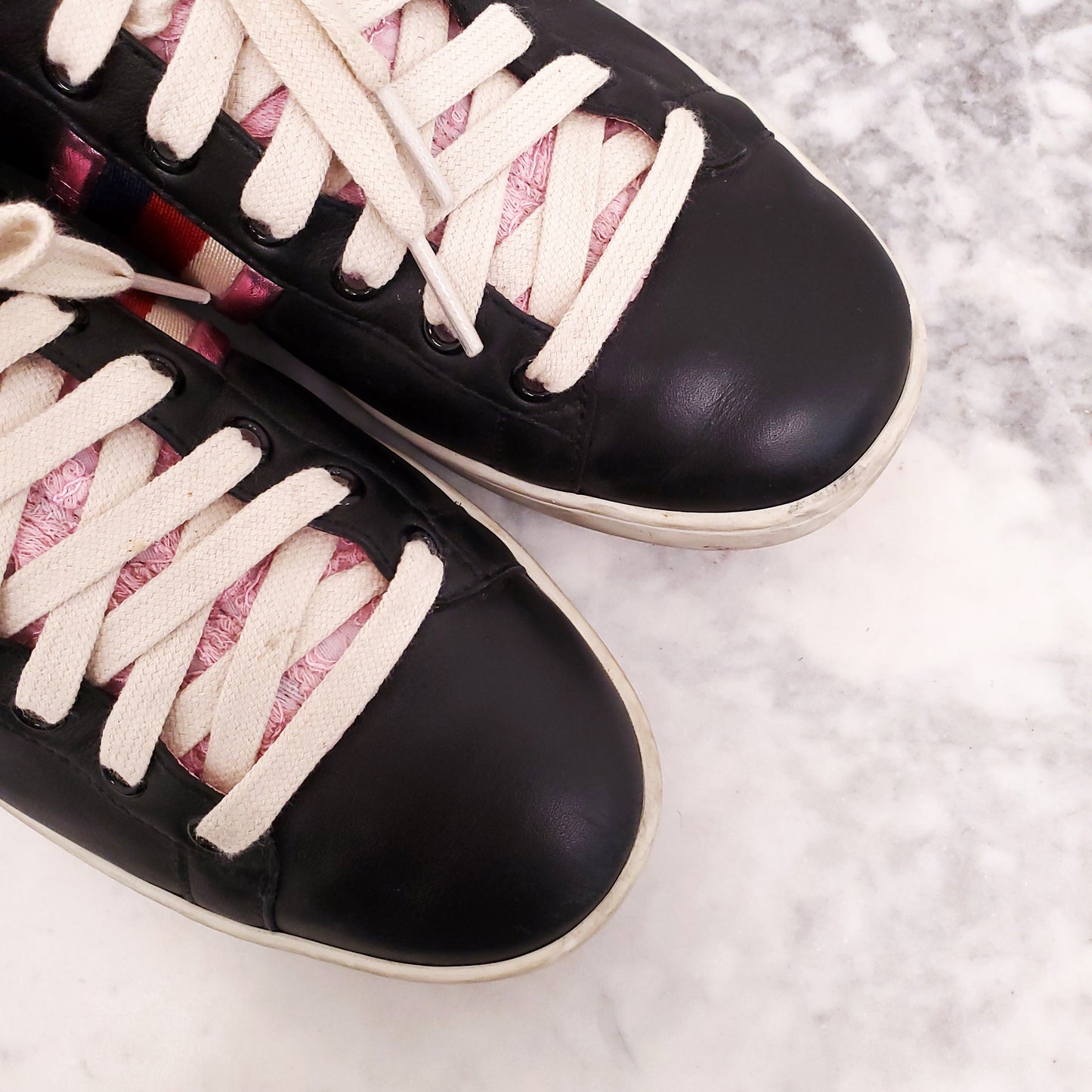 GUCCI BLACK AND PINK LACE 'ACE' SNEAKERS - SIZE 40