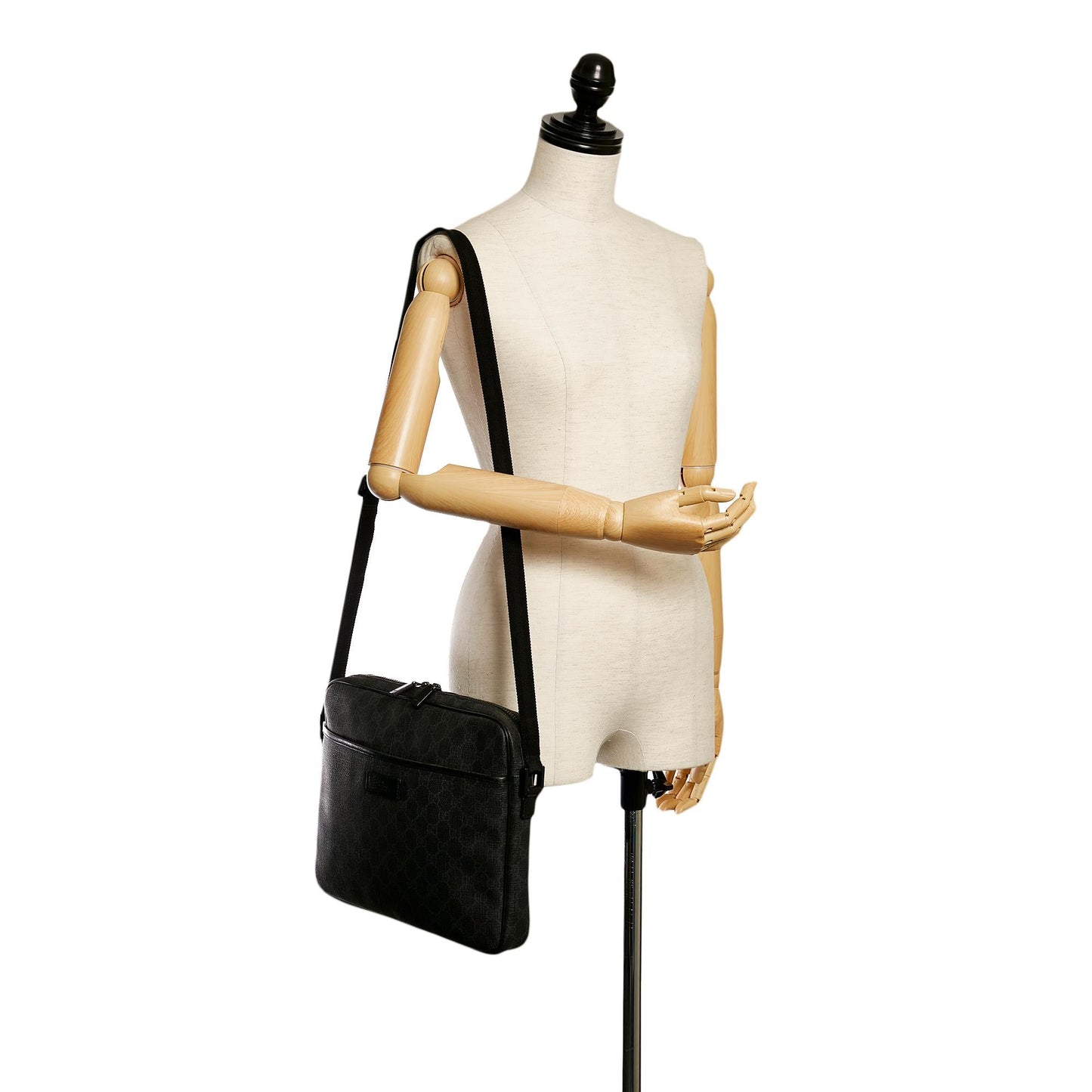 Gucci GG Supreme Crossbody Bag (SHG-31112)