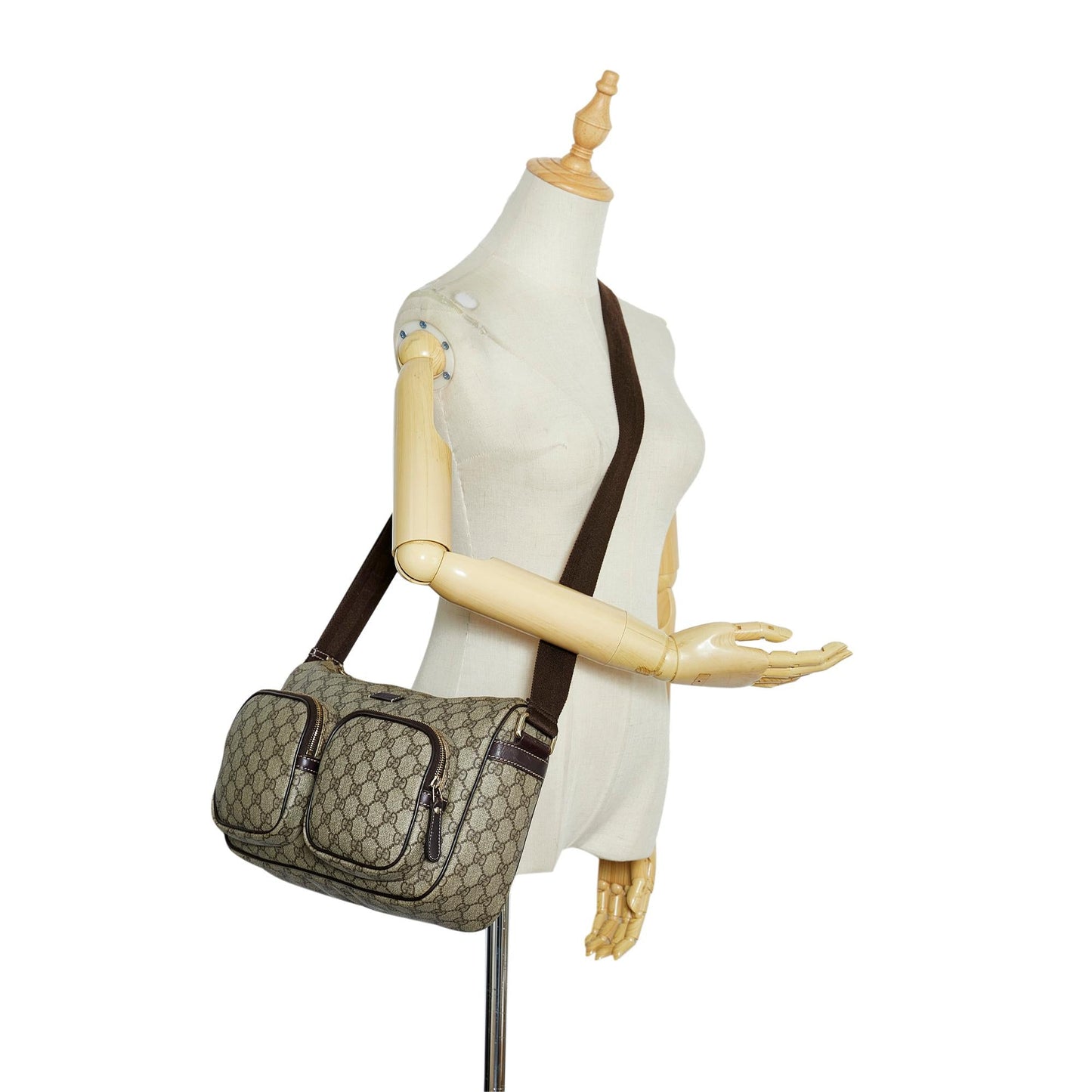 Gucci GG Supreme Crossbody Bag (SHG-lY q)