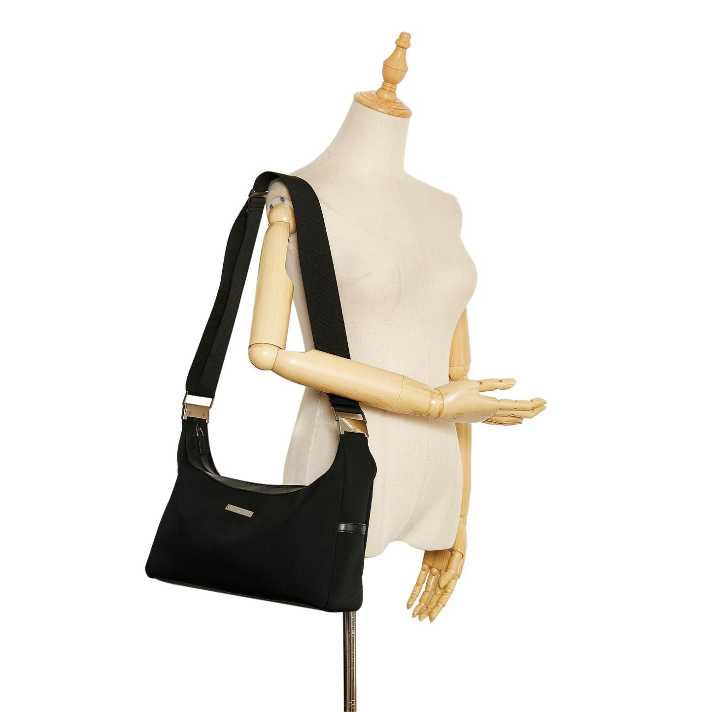 Gucci Nylon Shoulder Bag (SHG-36502)