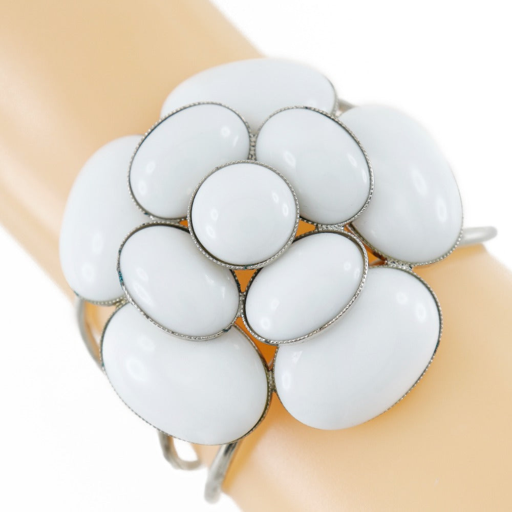 CHANEL Bangle metallic Silver / white Camelia