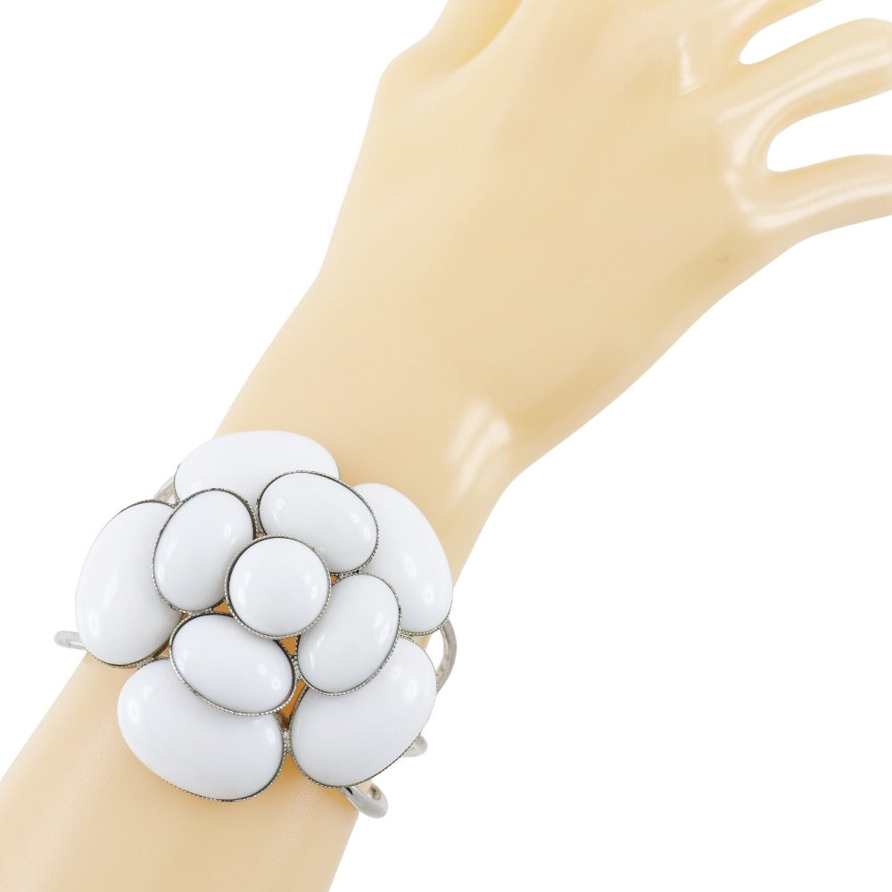 CHANEL Bangle metallic Silver / white Camelia