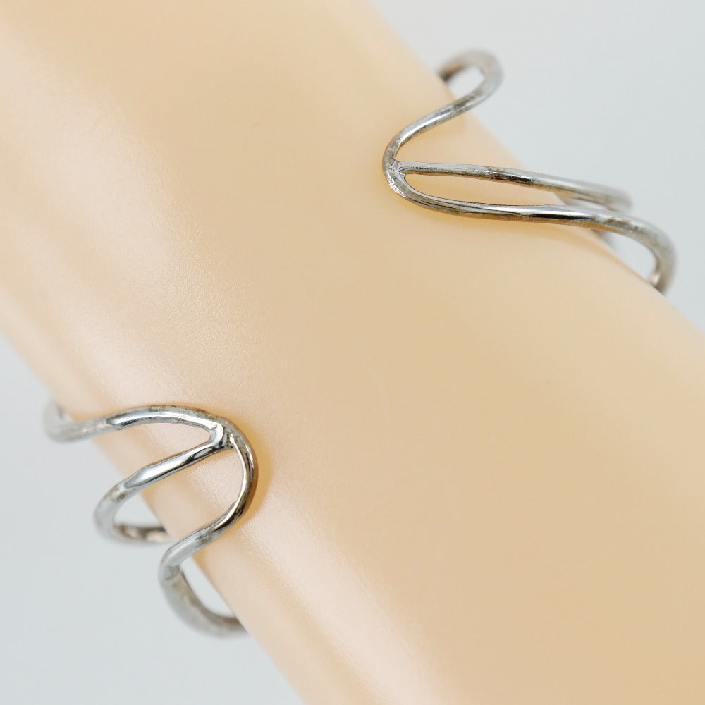 CHANEL Bangle metallic Silver / white Camelia