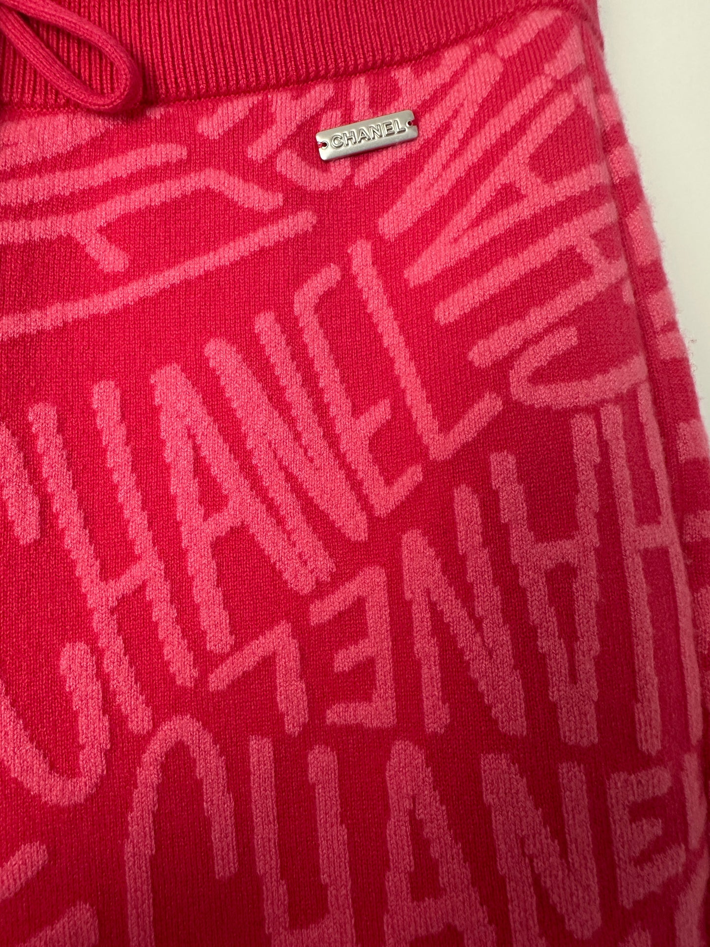 Chanel 21N Hot Pink Cashmere Joggers with Logo Details Size FR 40 (UK 12) RRP £2,370