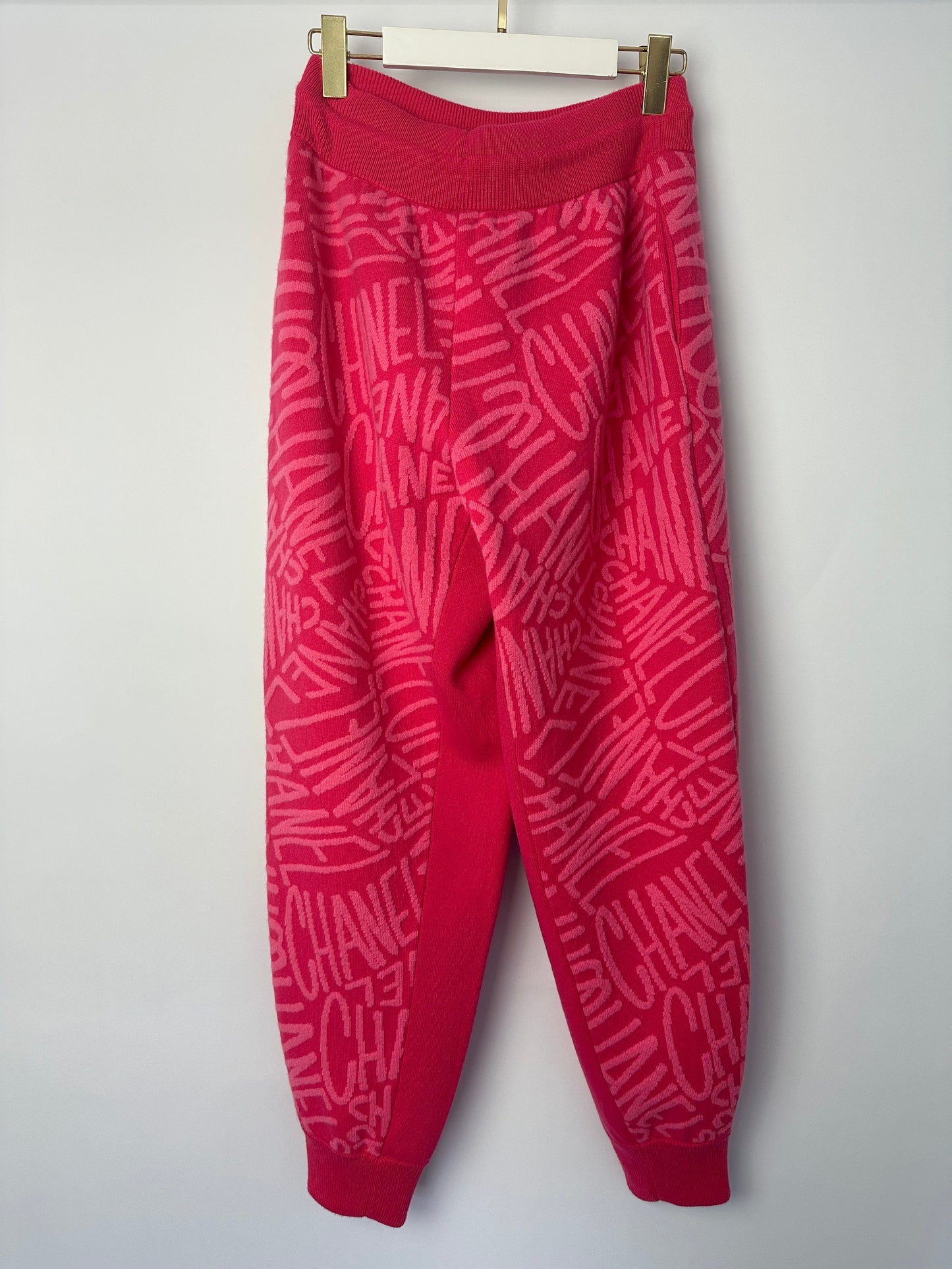 Chanel 21N Hot Pink Cashmere Joggers with Logo Details Size FR 40 (UK 12) RRP £2,370