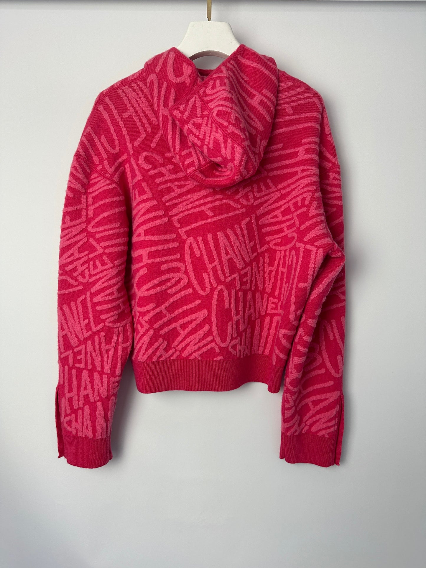 Chanel 21N Hot Pink Cashmere Button Down Long Sleeve Jumper with Hood and Logo Details Size FR 40 (UK 12) £3,425