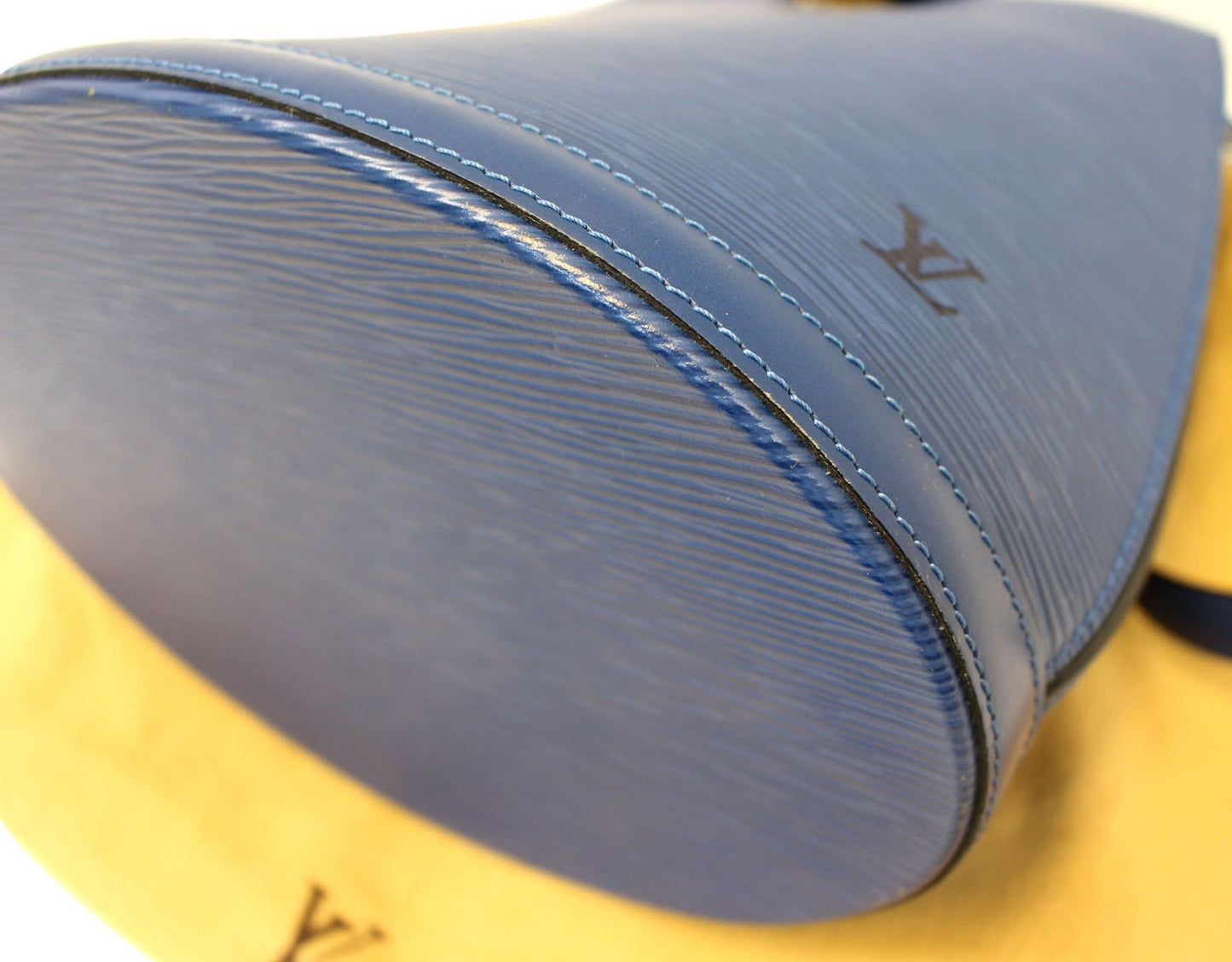 LOUIS VUITTON Shoulder Bag  Epi Leather Cluny Blue