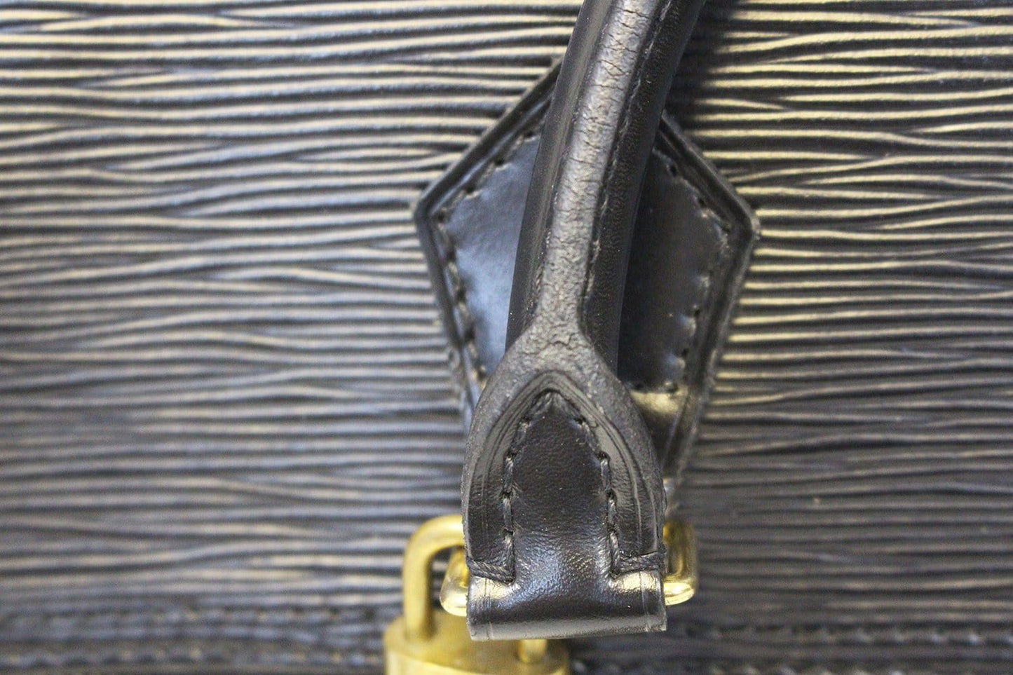 LOUIS VUITTON Speedy 30  Epi Leather Black  Satchel Bag