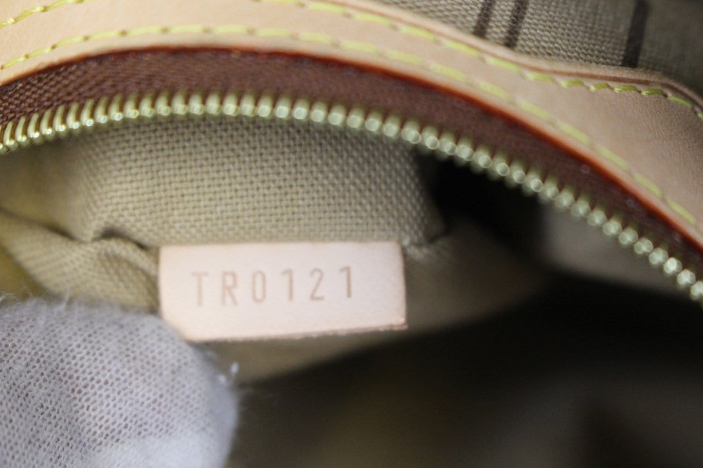LOUIS VUITTON Monogram Canvas Delightful MM Shoulder Bag