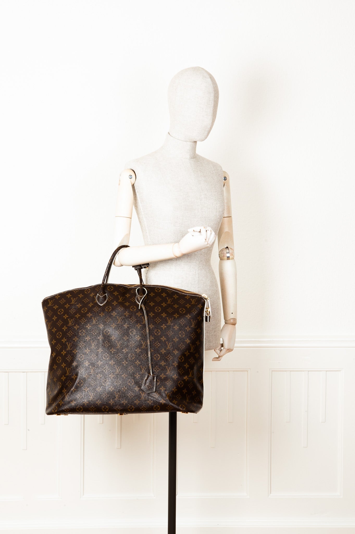 LOUIS VUITTON Voyage Lockit Bag MNG