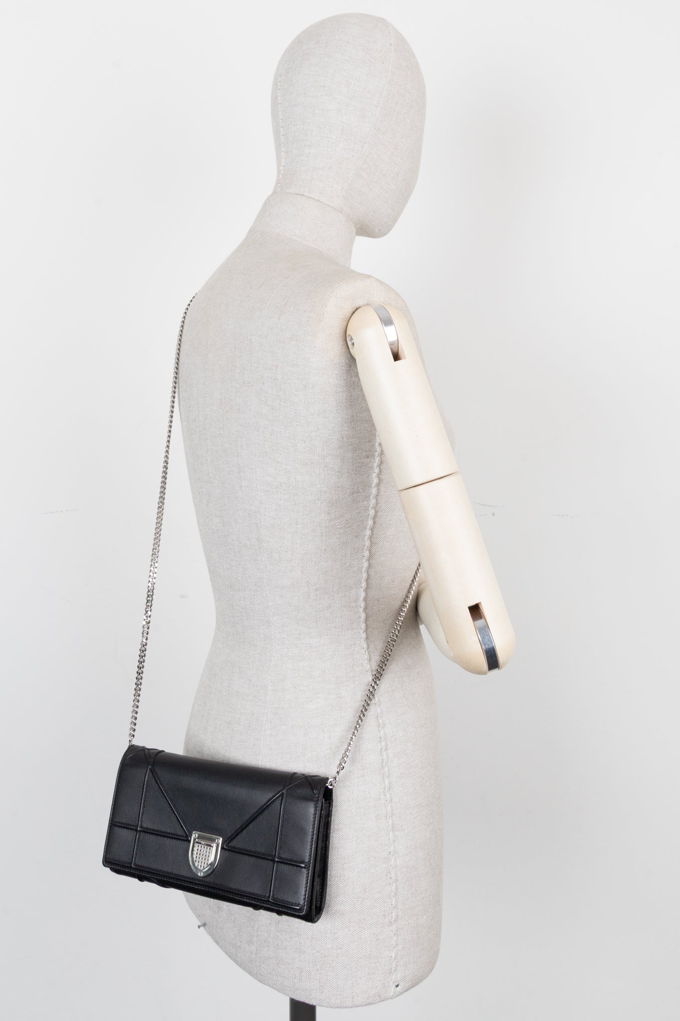 CHRISTIAN DIOR Diorama Wallet On Chain Black