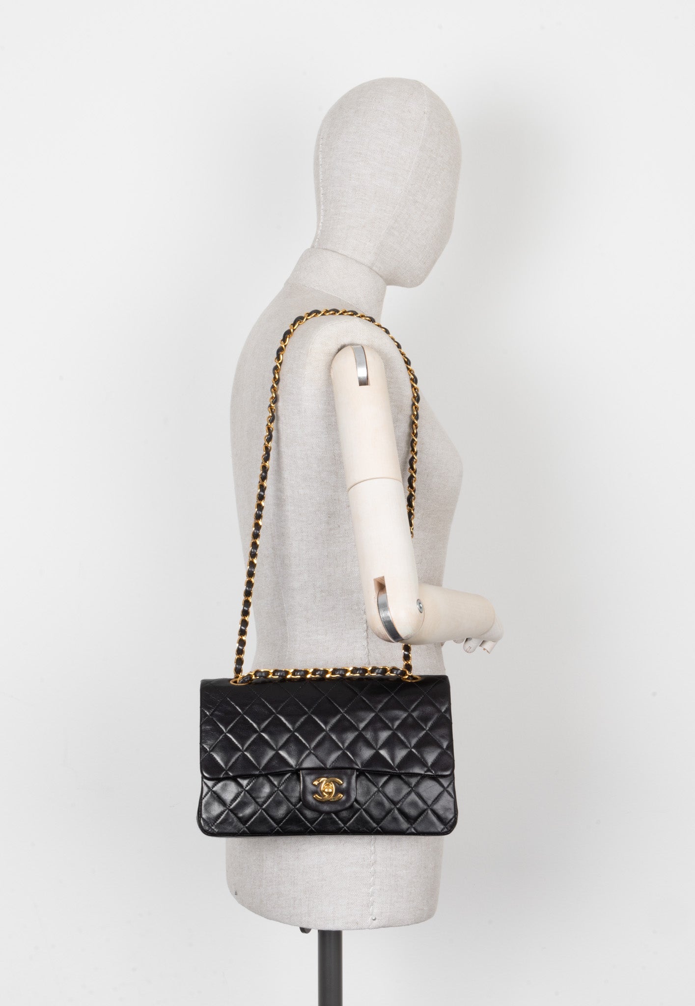 CHANEL   Double Flap Bag Medium Black