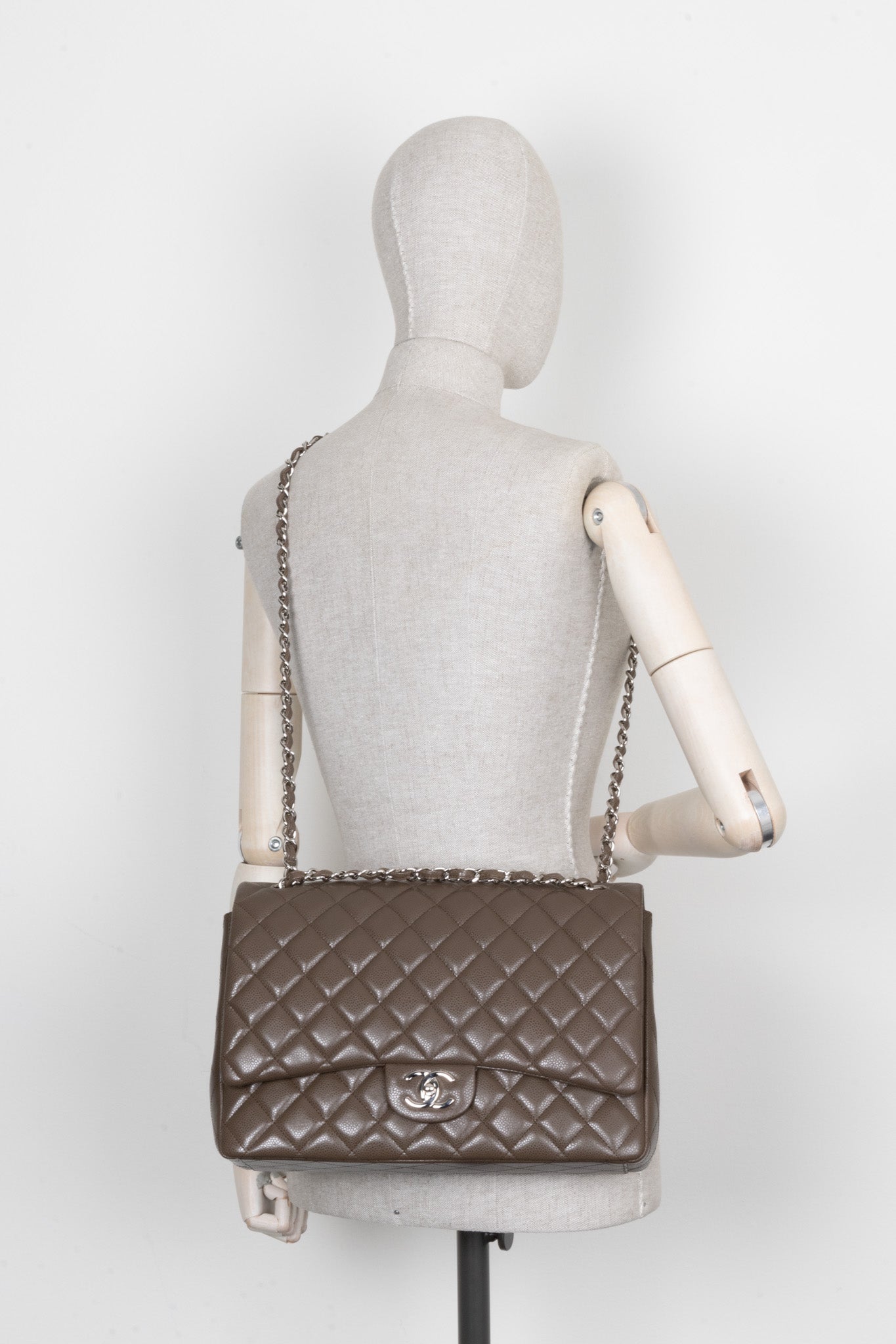 CHANEL Timeless Maxi Double Flap Khaki Caviar
