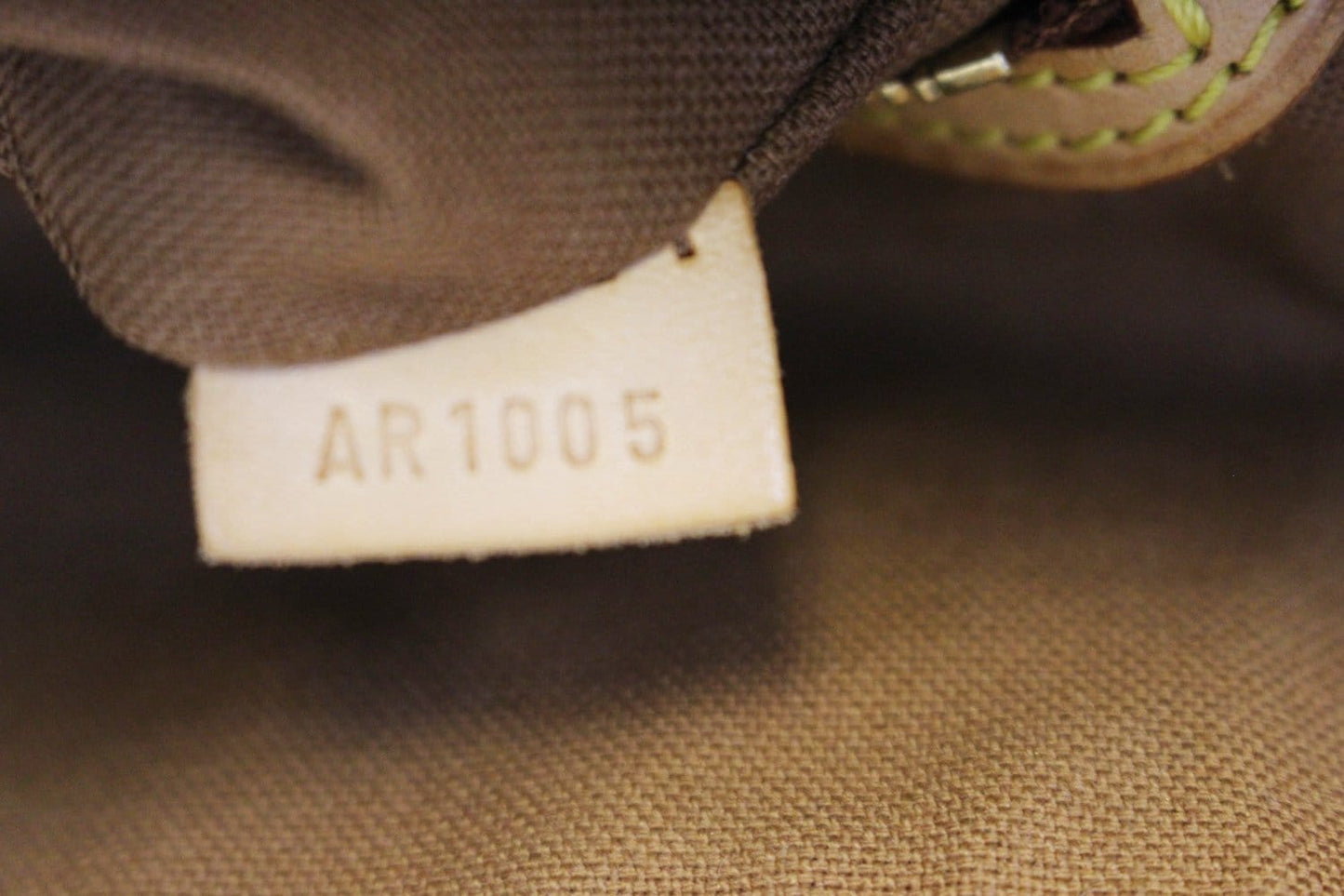LOUIS VUITTON  Shoulder Bag Monogram Canvas Batignolles Horizontal