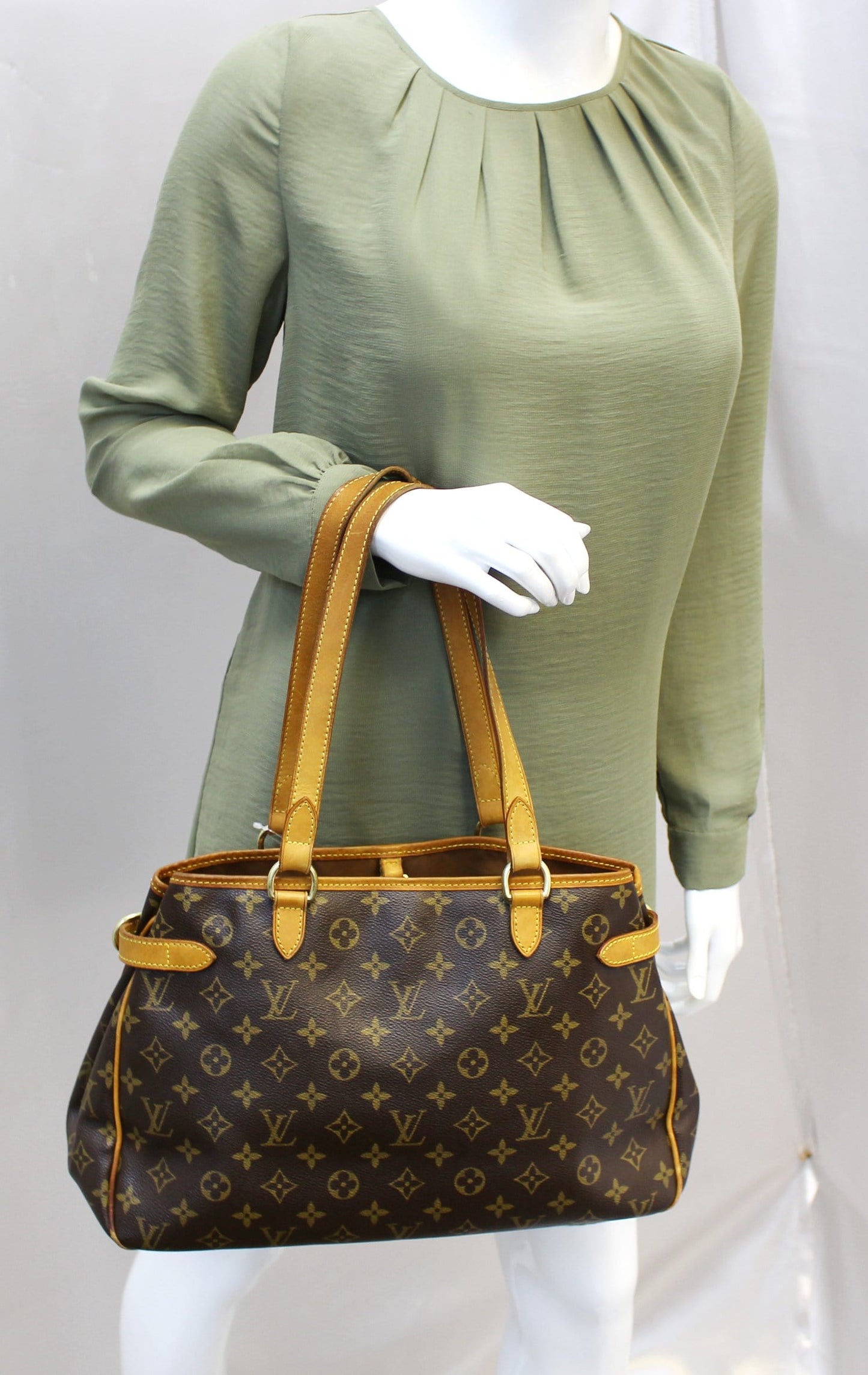 LOUIS VUITTON  Shoulder Bag Monogram Canvas Batignolles Horizontal